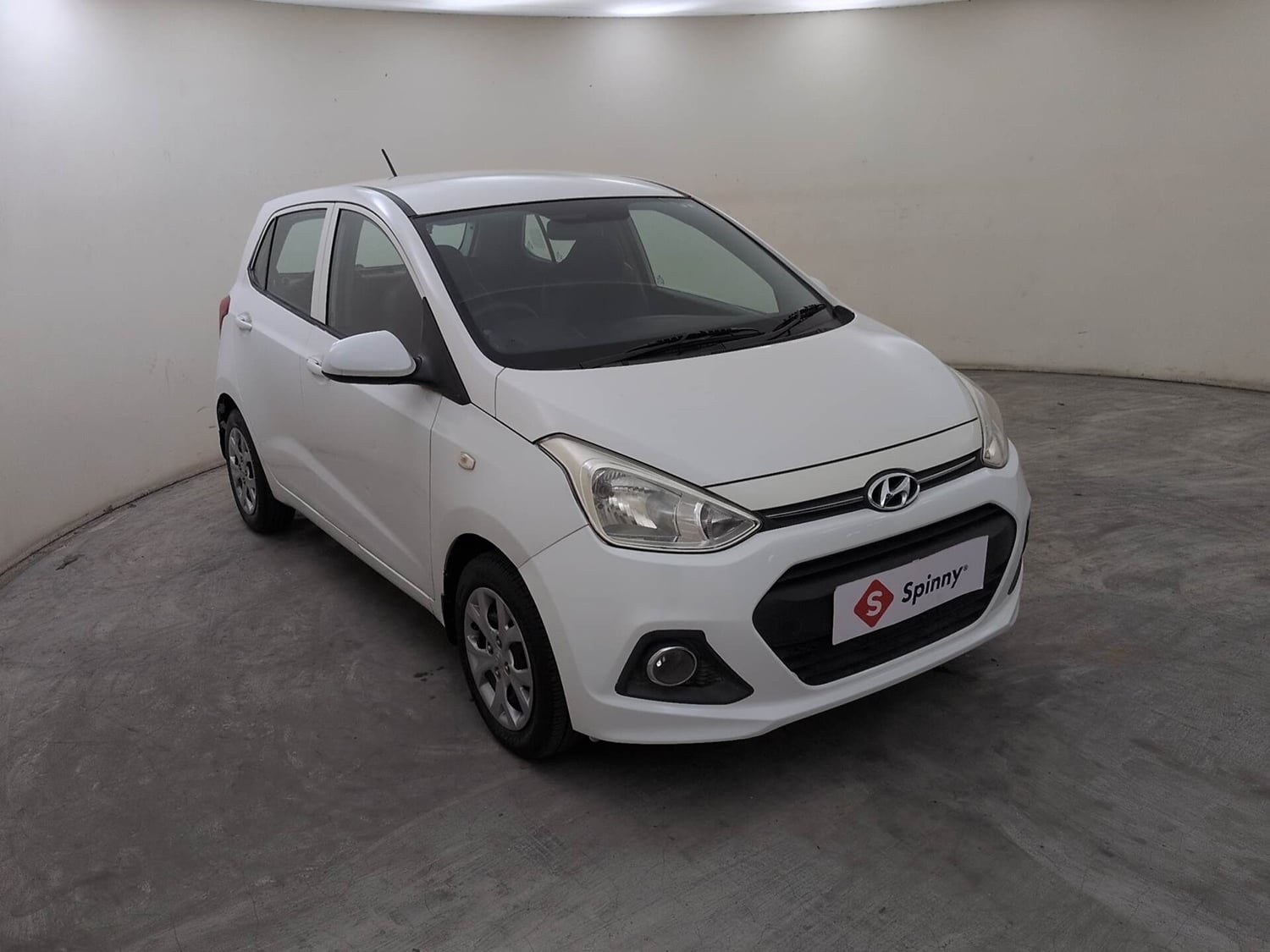 Used 2017 Hyundai Grand i10 Magna 1.2 Kappa VTVT Petrol Manual exterior RIGHT FRONT CORNER VIEW