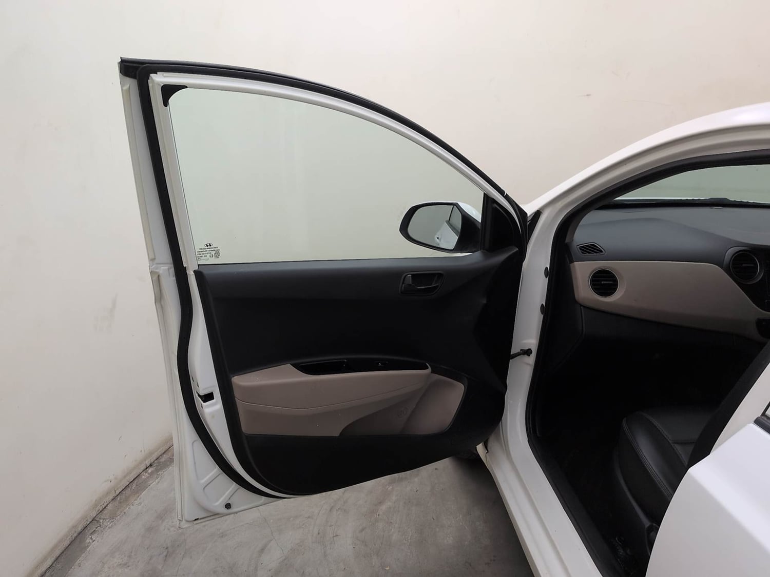 Used 2017 Hyundai Grand i10 Magna 1.2 Kappa VTVT Petrol Manual interior LEFT FRONT DOOR OPEN VIEW