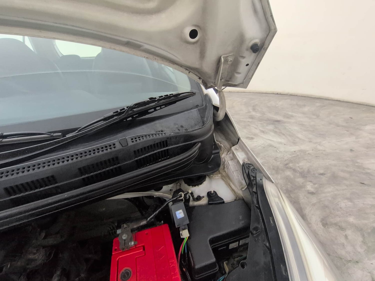 Used 2017 Hyundai Grand i10 Magna 1.2 Kappa VTVT Petrol Manual engine ENGINE LEFT SIDE HINGE & APRON VIEW
