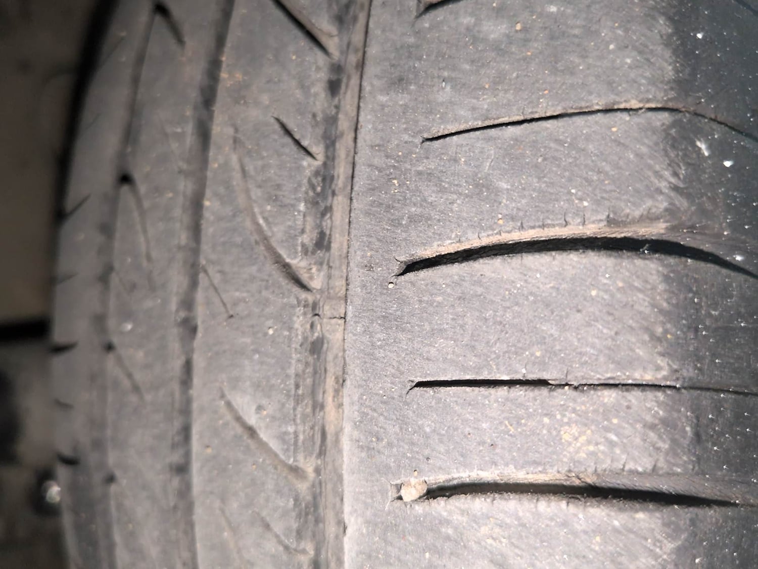 Used 2017 Hyundai Grand i10 Magna 1.2 Kappa VTVT Petrol Manual tyres RIGHT FRONT TYRE TREAD VIEW