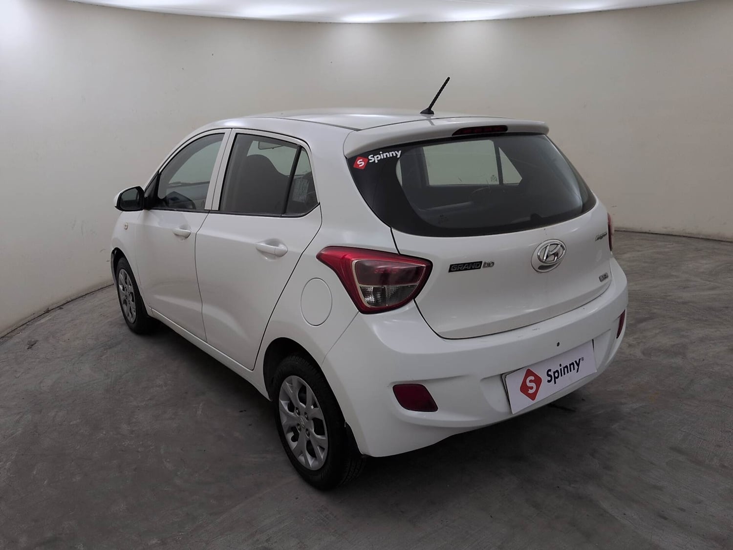 Used 2017 Hyundai Grand i10 Magna 1.2 Kappa VTVT Petrol Manual exterior LEFT REAR CORNER VIEW