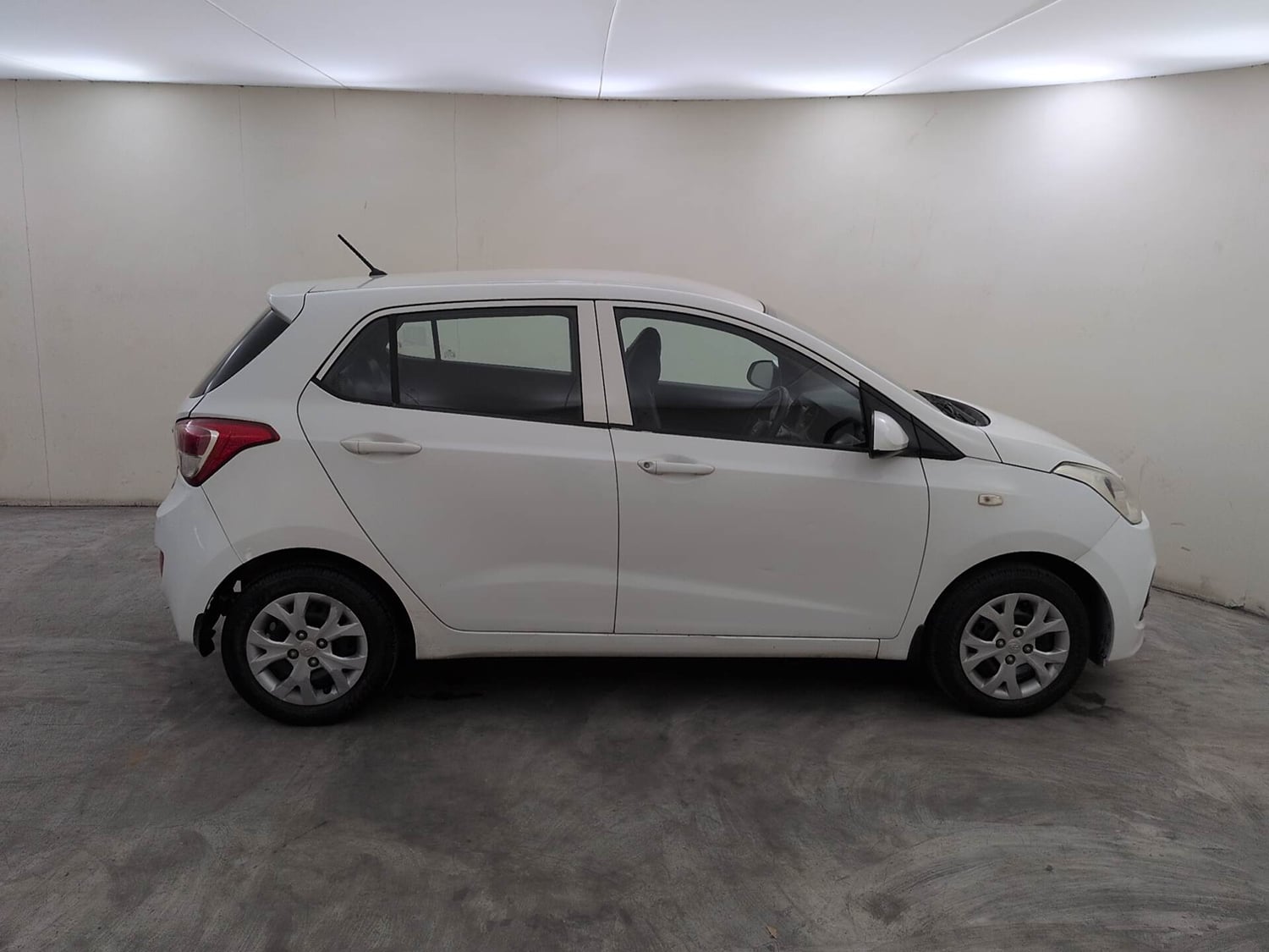 Used 2017 Hyundai Grand i10 Magna 1.2 Kappa VTVT Petrol Manual exterior RIGHT SIDE VIEW