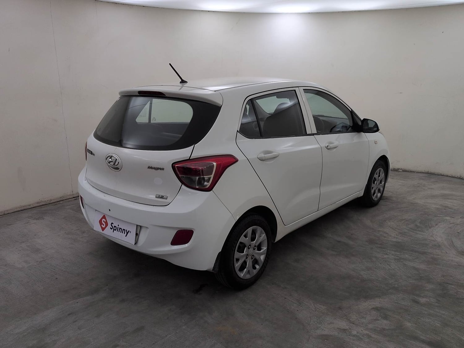 Used 2017 Hyundai Grand i10 Magna 1.2 Kappa VTVT Petrol Manual exterior RIGHT REAR CORNER VIEW