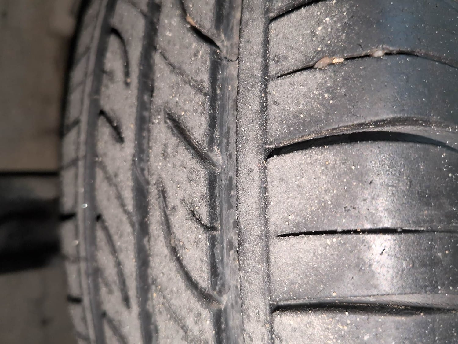 Used 2017 Hyundai Grand i10 Magna 1.2 Kappa VTVT Petrol Manual tyres RIGHT REAR TYRE TREAD VIEW