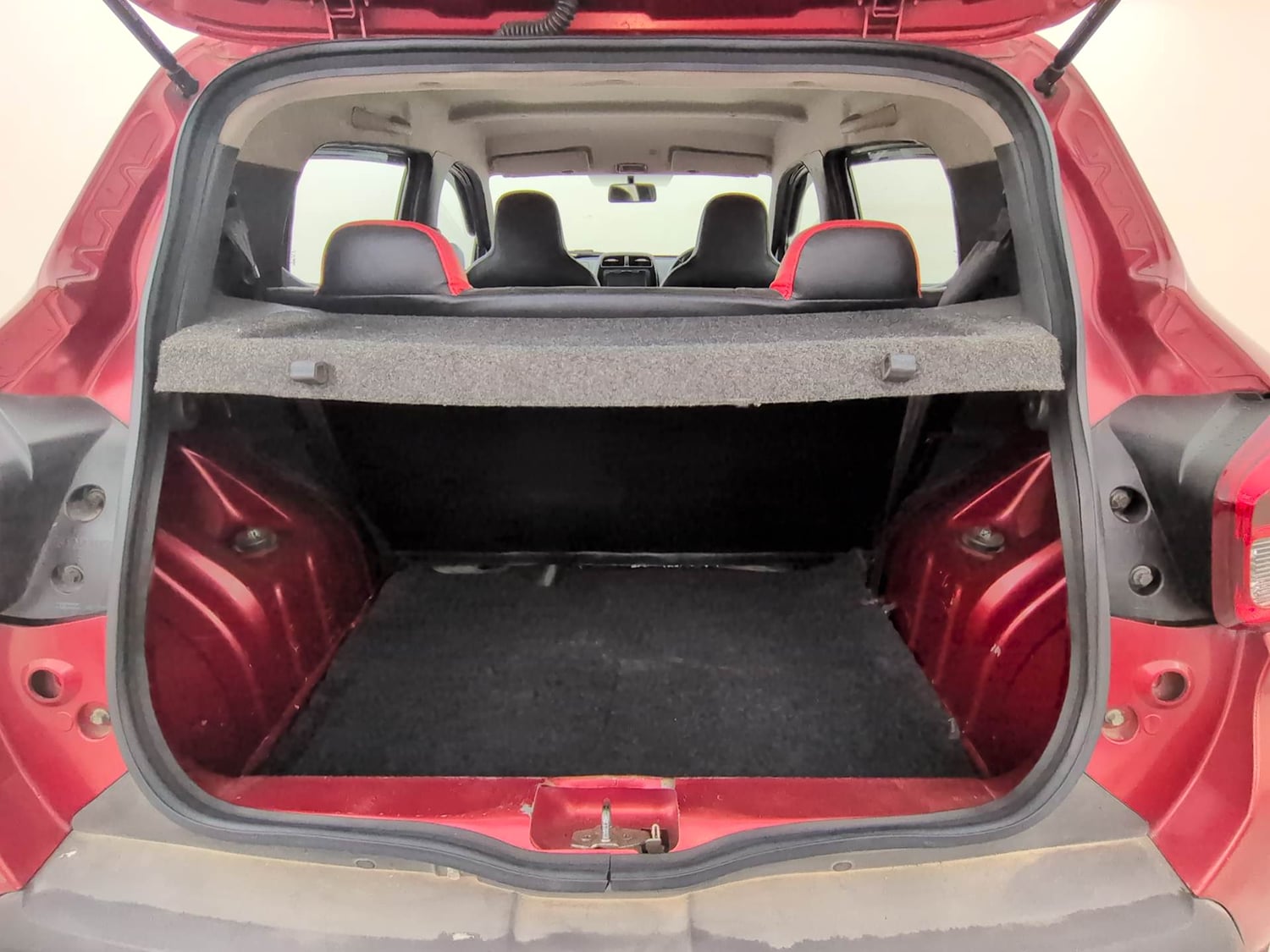 Used 2015 Renault Kwid RXT Petrol Manual interior DICKY INSIDE VIEW