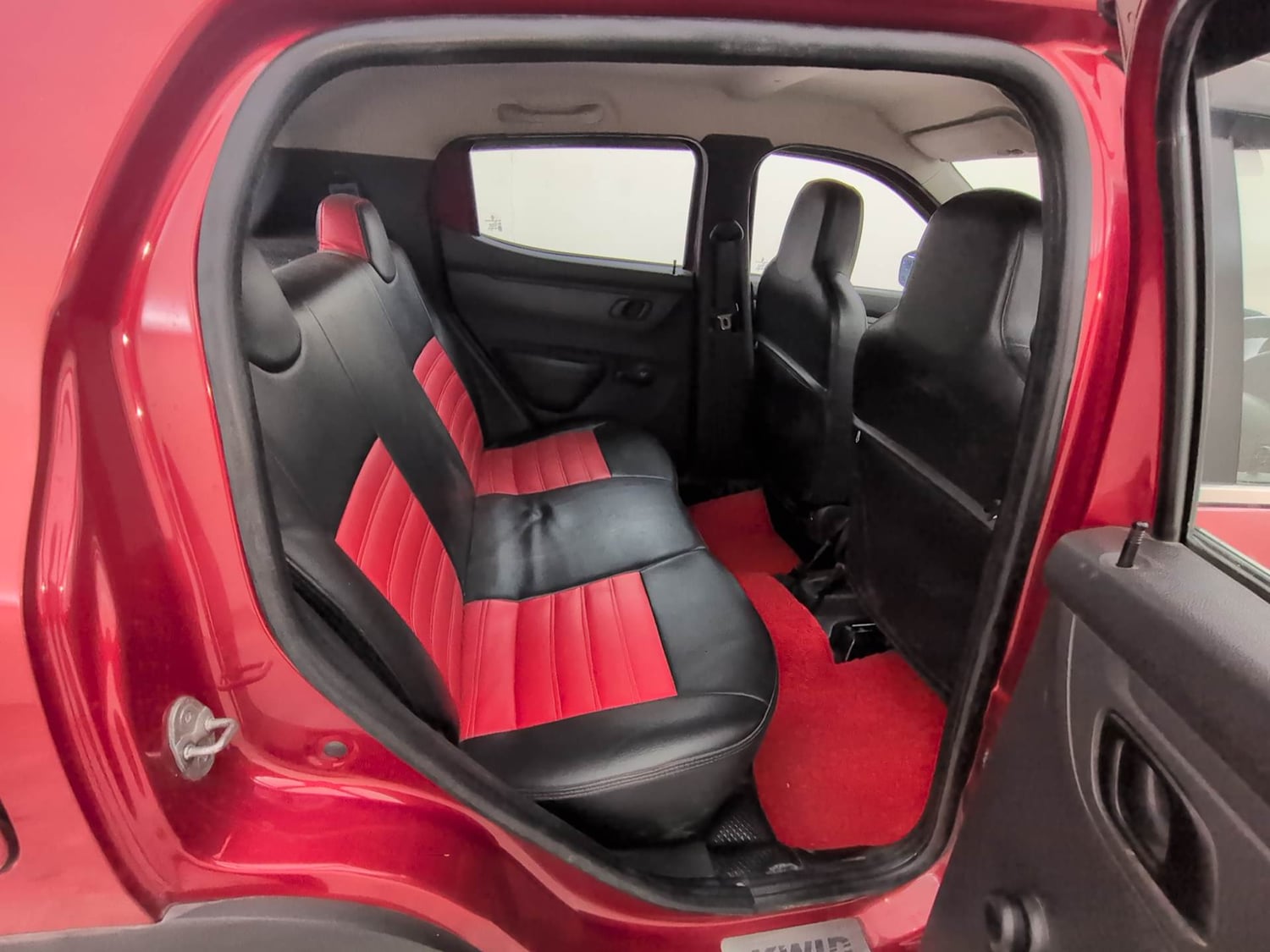 Used 2015 Renault Kwid RXT Petrol Manual interior RIGHT SIDE REAR DOOR CABIN VIEW