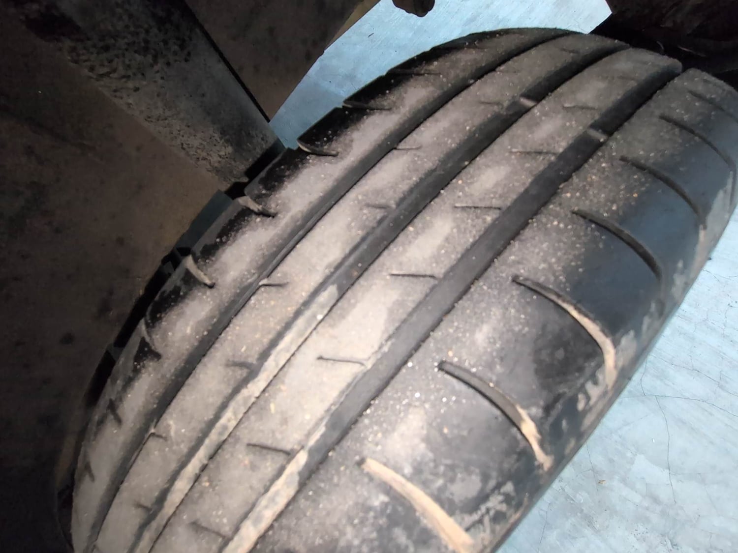 Used 2015 Renault Kwid RXT Petrol Manual tyres LEFT REAR TYRE TREAD VIEW