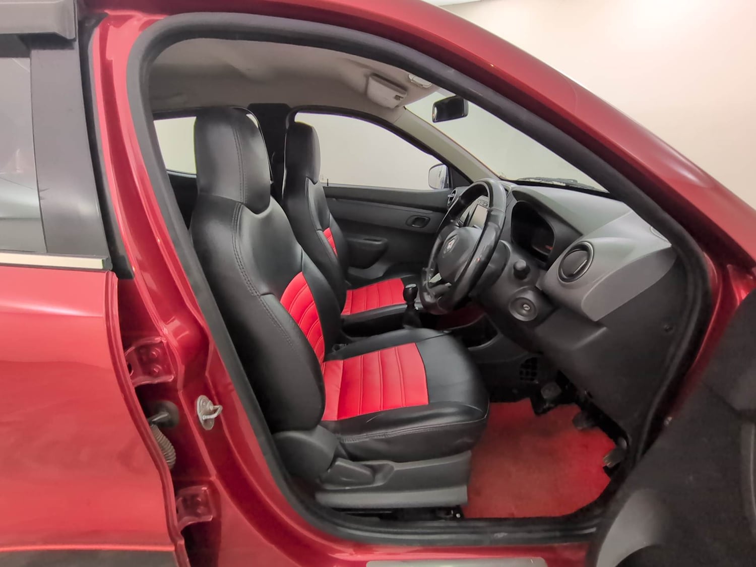 Used 2015 Renault Kwid RXT Petrol Manual interior RIGHT SIDE FRONT DOOR CABIN VIEW