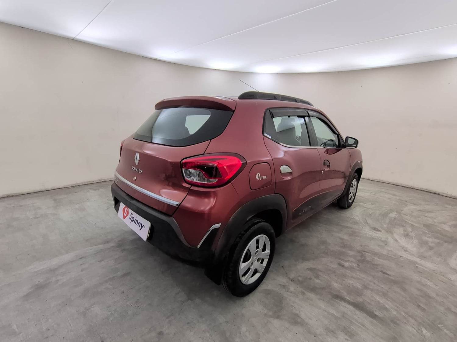 Used 2015 Renault Kwid RXT Petrol Manual exterior RIGHT REAR CORNER VIEW