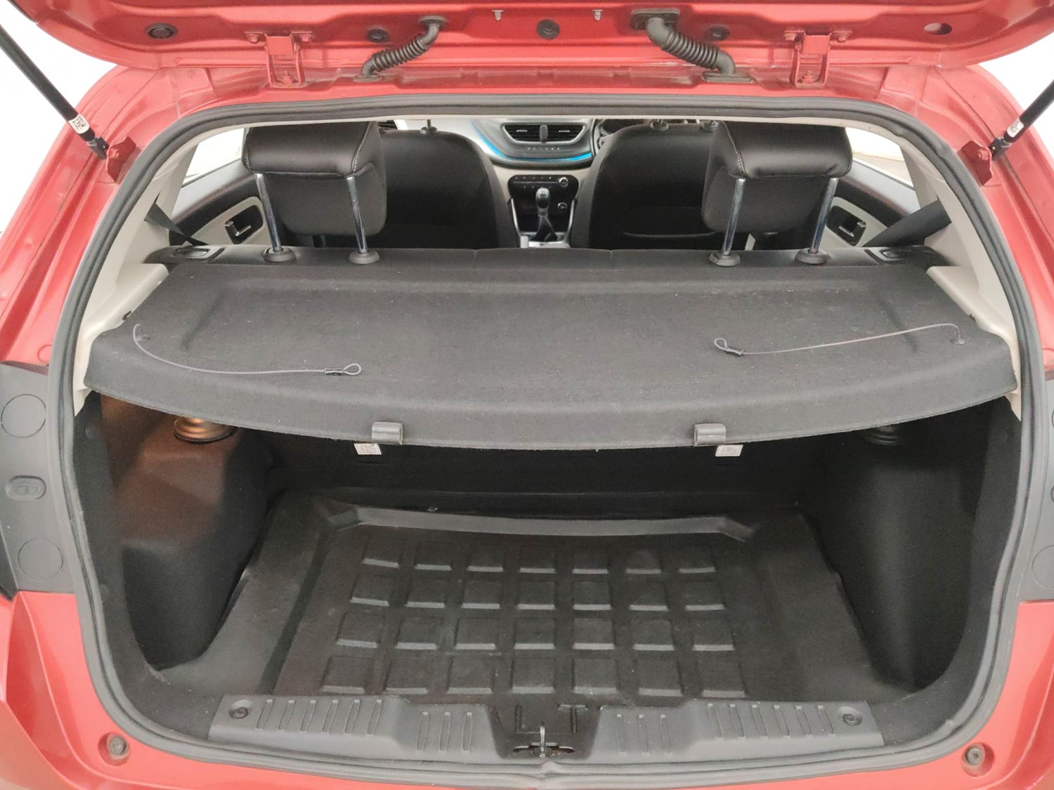 Used 2021 Tata Altroz XZ Plus Petrol Petrol Manual interior DICKY INSIDE VIEW