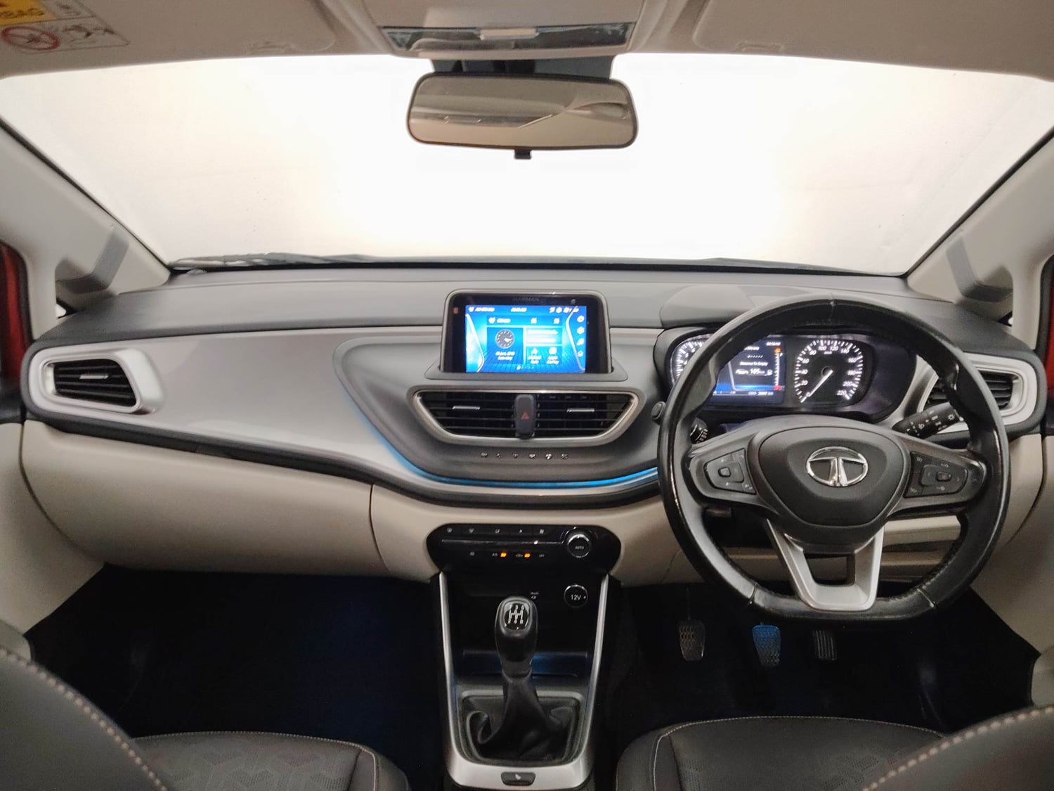 Used 2021 Tata Altroz XZ Plus Petrol Petrol Manual interior DASHBOARD VIEW