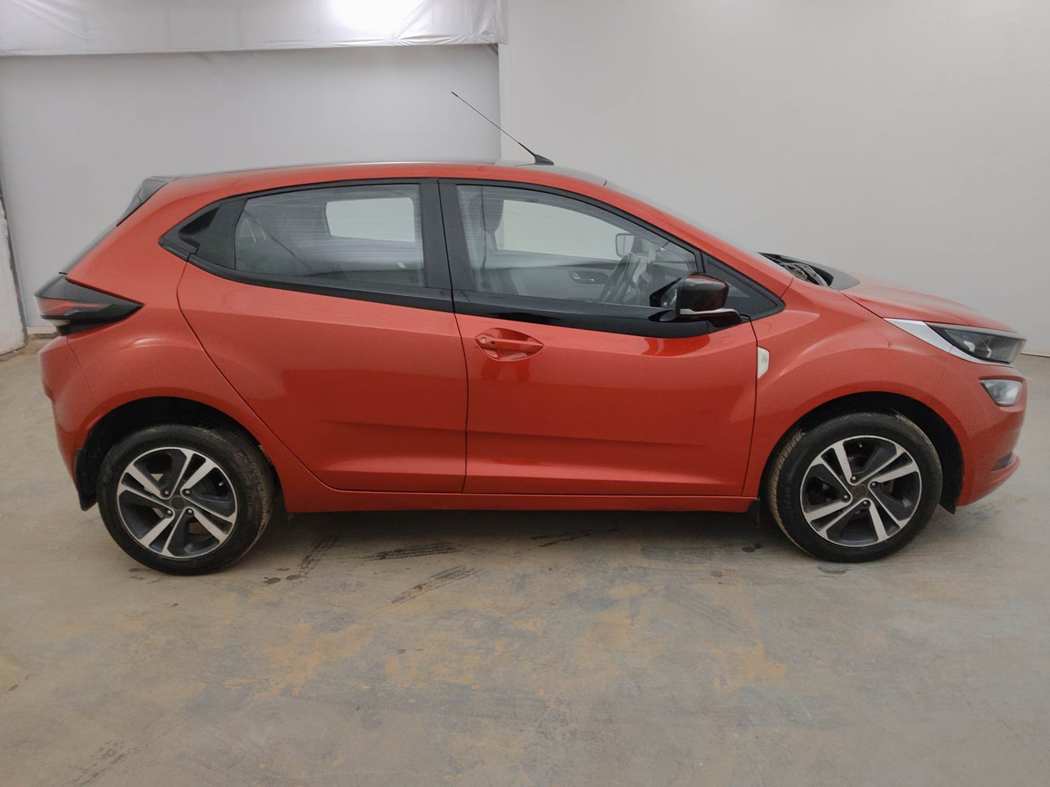 Used 2021 Tata Altroz XZ Plus Petrol Petrol Manual exterior RIGHT SIDE VIEW