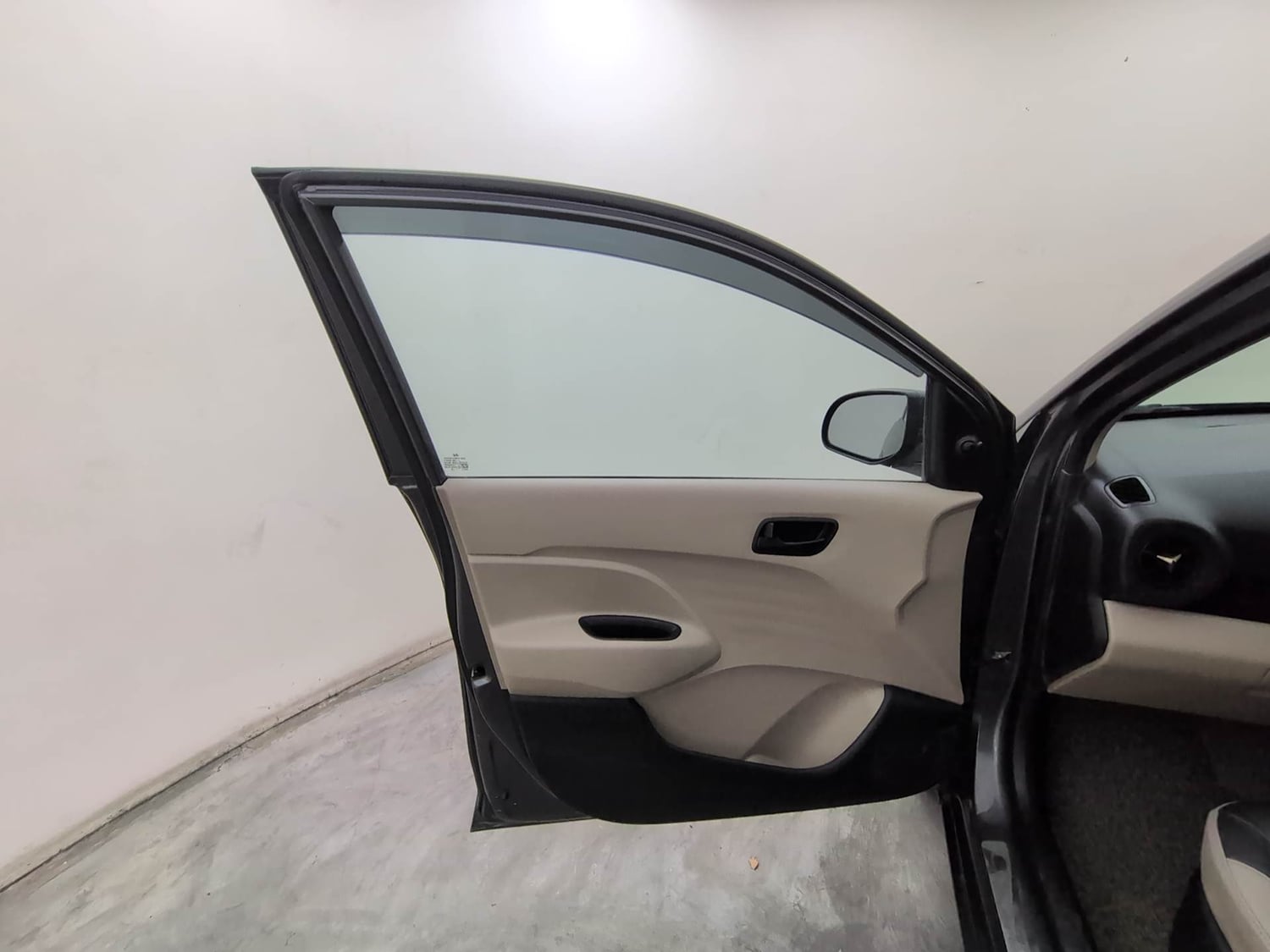 Used 2020 Hyundai Santro Magna Petrol Manual interior LEFT FRONT DOOR OPEN VIEW
