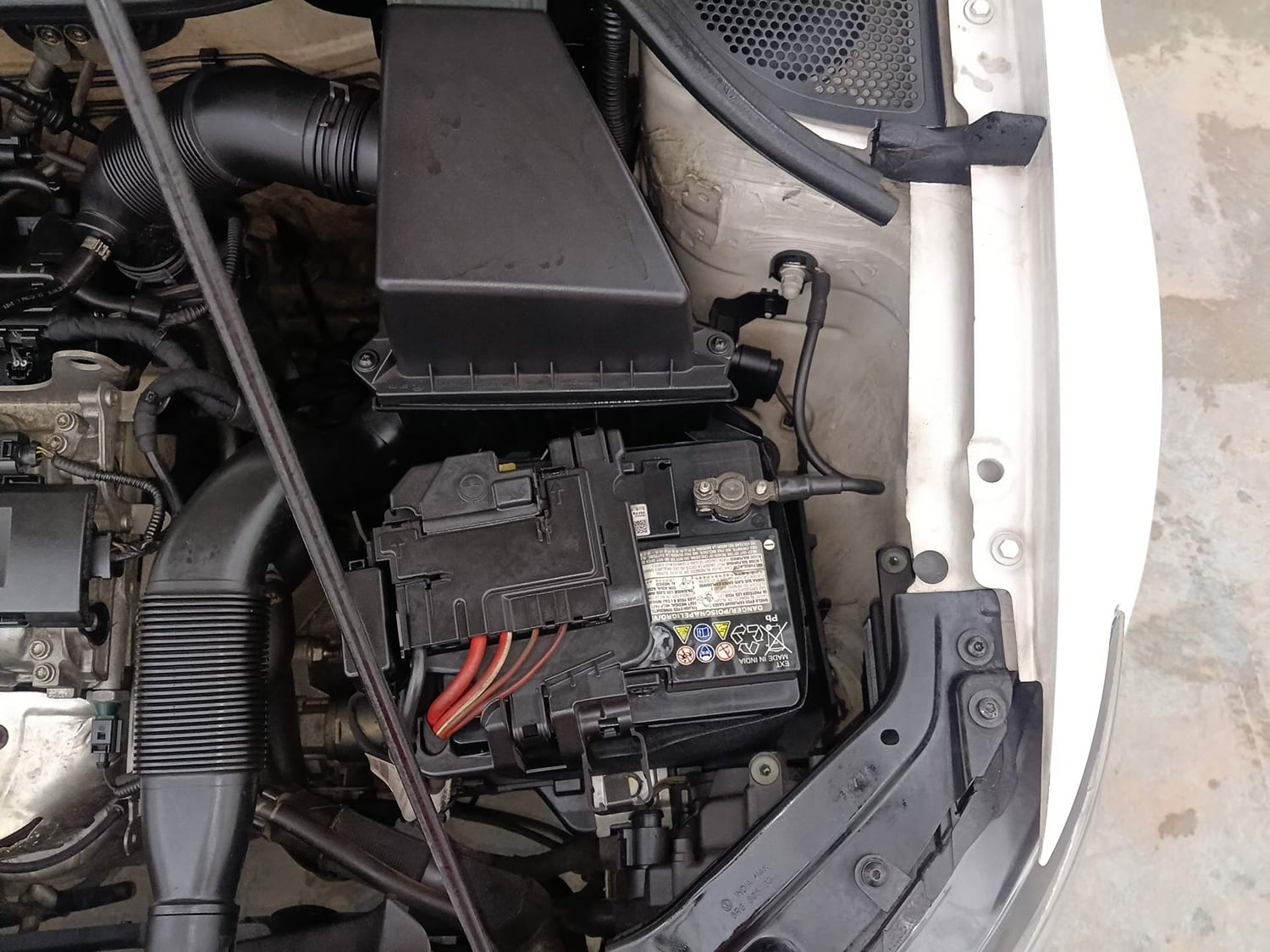 Used 2017 Volkswagen Polo Highline1.2L (P) Petrol Manual engine ENGINE LEFT SIDE VIEW