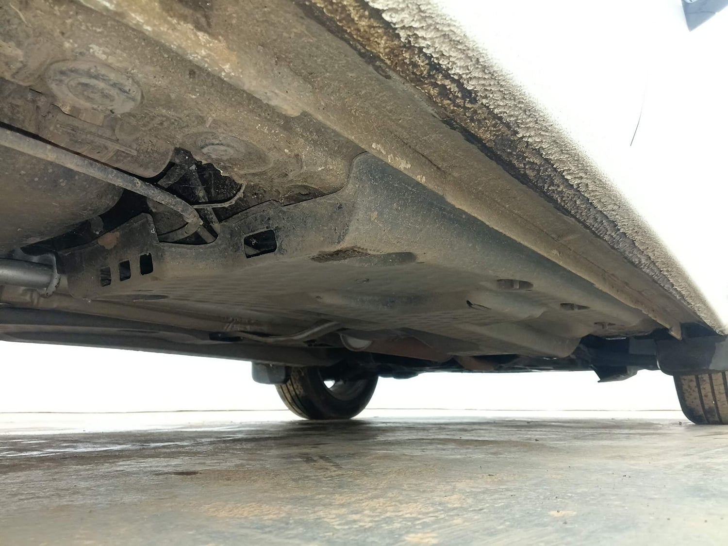 Used 2017 Volkswagen Polo Highline1.2L (P) Petrol Manual extra REAR RIGHT UNDERBODY VIEW