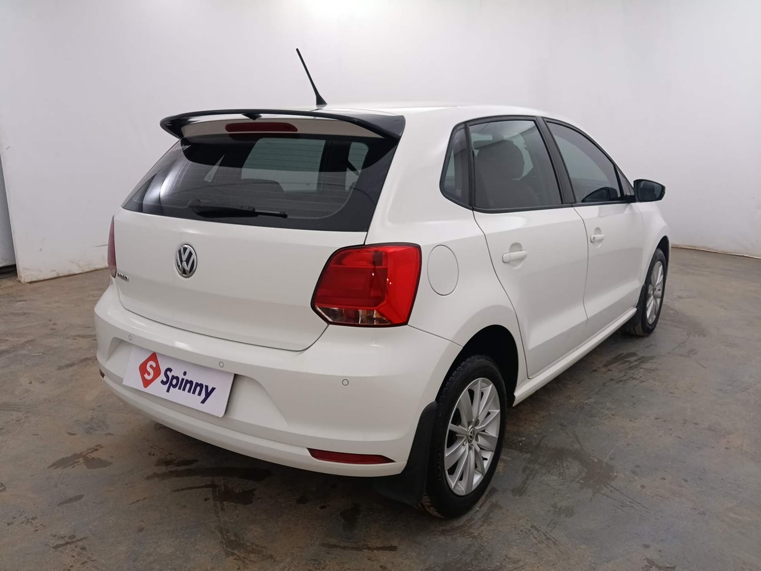 Used 2017 Volkswagen Polo Highline1.2L (P) Petrol Manual exterior RIGHT REAR CORNER VIEW