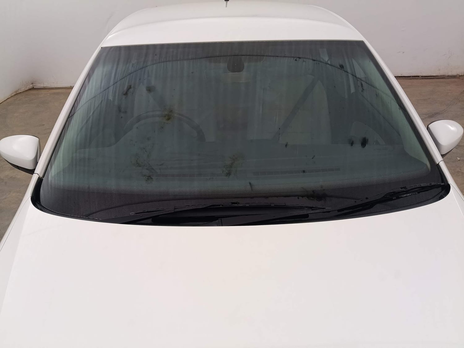 Used 2017 Volkswagen Polo Highline1.2L (P) Petrol Manual exterior FRONT WINDSHIELD VIEW