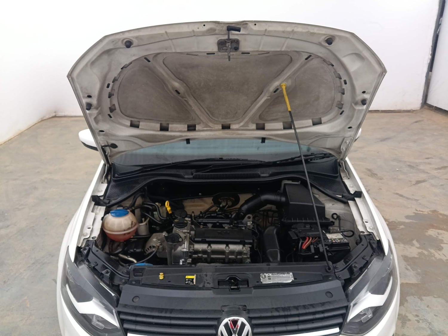 Used 2017 Volkswagen Polo Highline1.2L (P) Petrol Manual engine ENGINE & BONNET OPEN FRONT VIEW