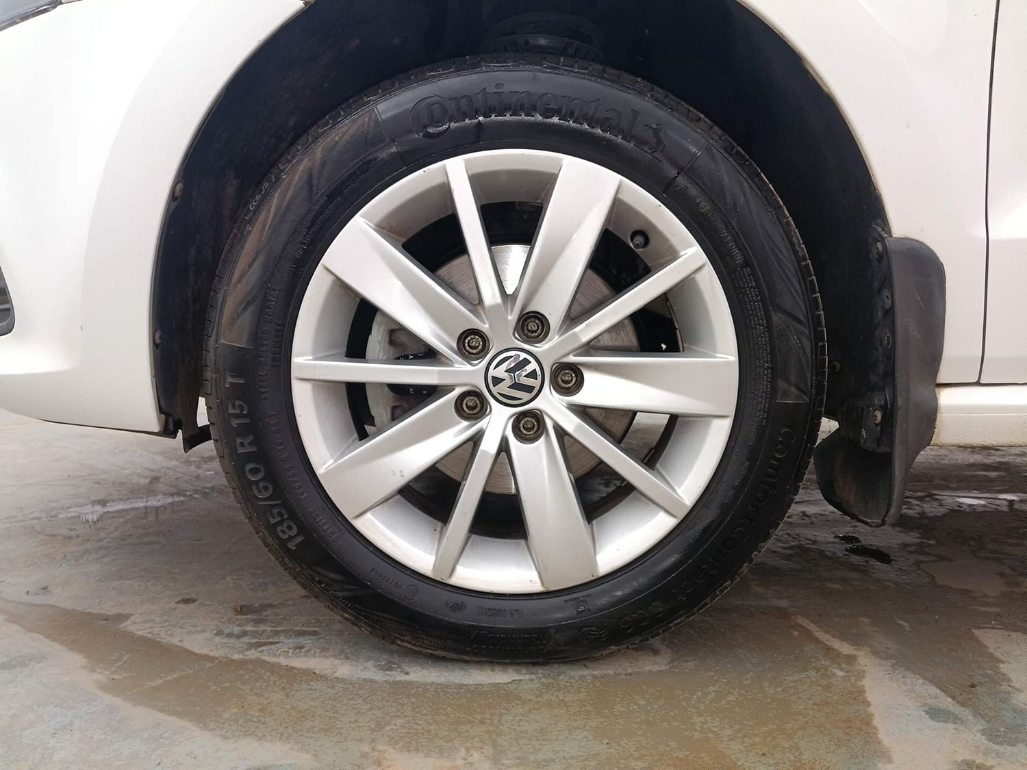 Used 2017 Volkswagen Polo Highline1.2L (P) Petrol Manual tyres LEFT FRONT TYRE RIM VIEW