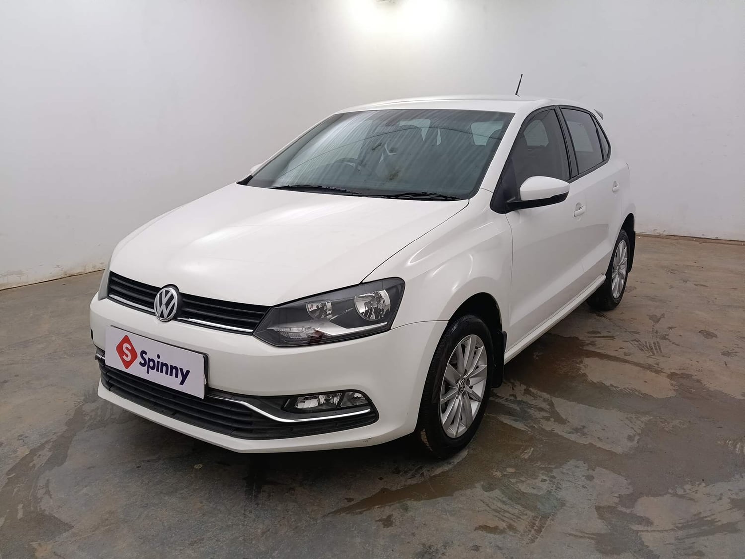 Used 2017 Volkswagen Polo Highline1.2L (P) Petrol Manual exterior LEFT FRONT CORNER VIEW