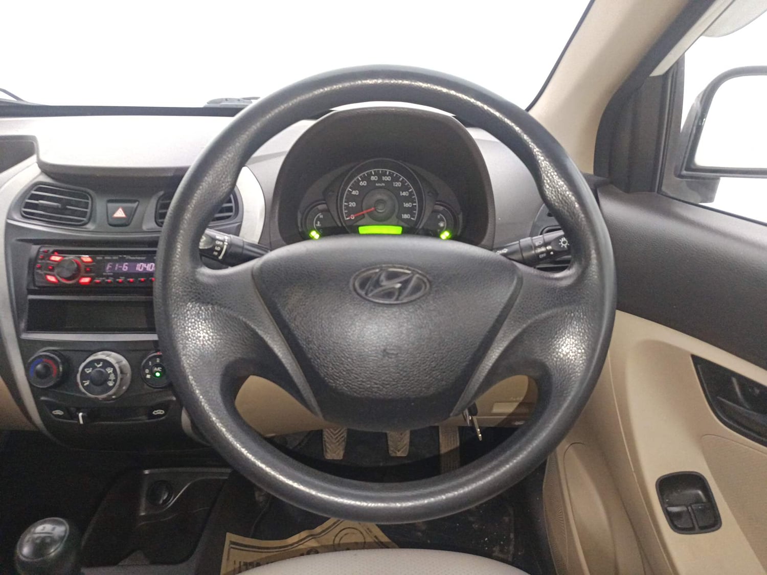 Used 2017 Hyundai Eon Era Petrol Manual interior STEERING VIEW