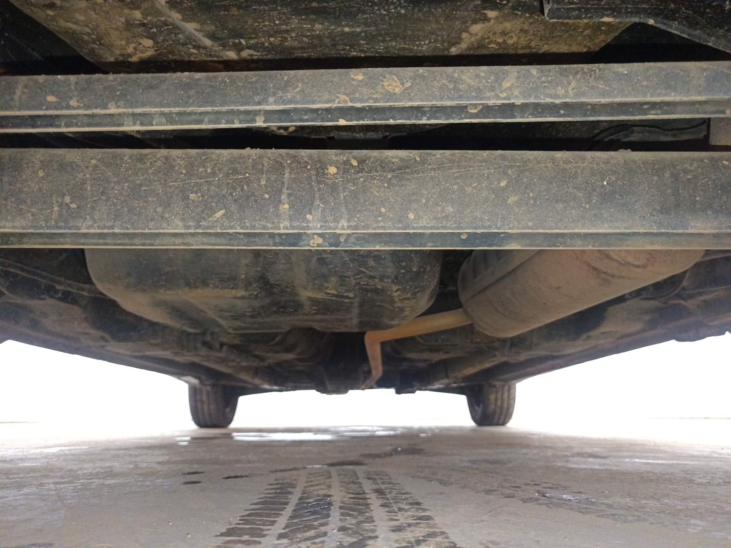 Used 2017 Hyundai Eon Era Petrol Manual extra REAR UNDERBODY VIEW (TAKEN FROM REAR)