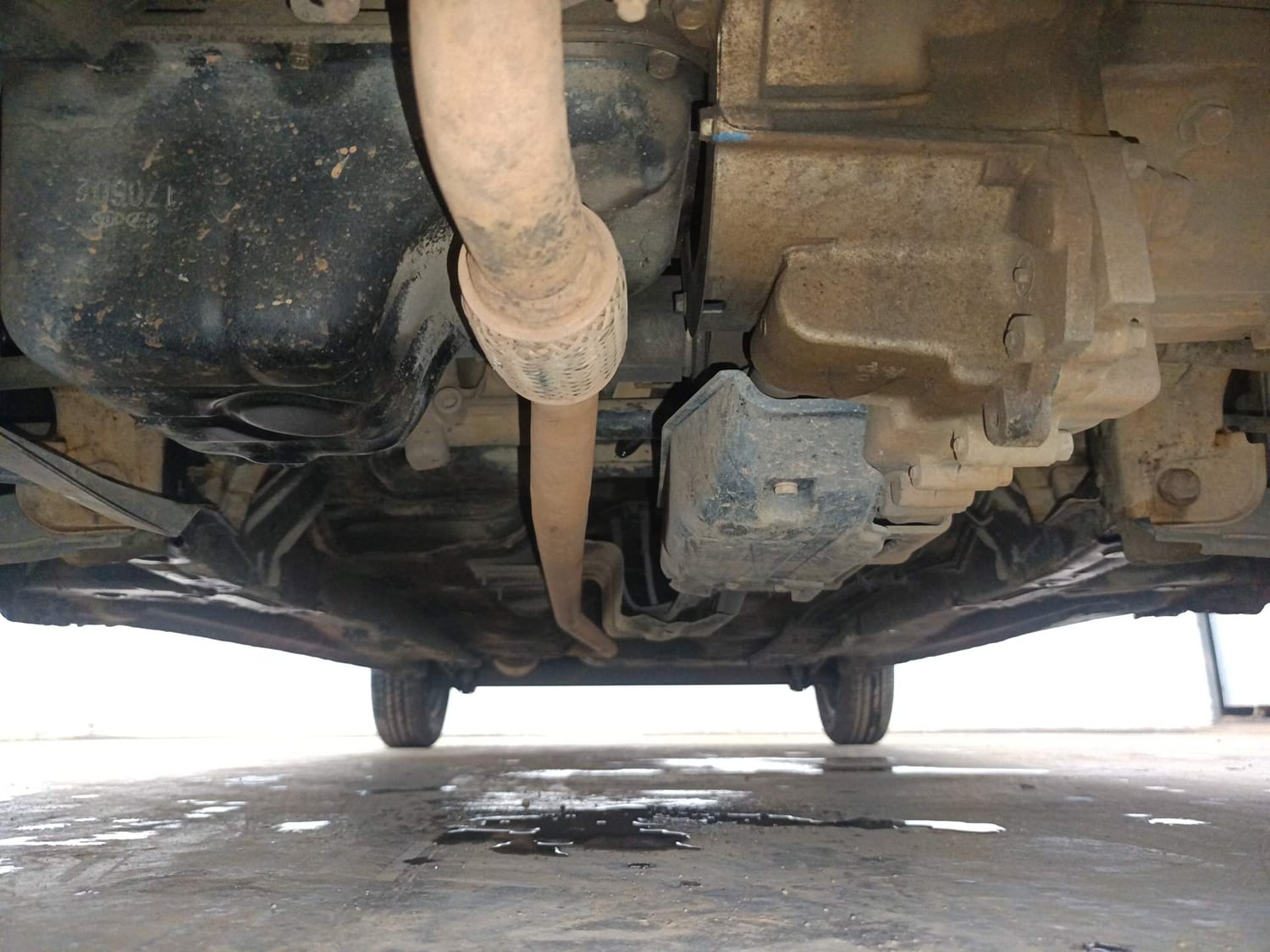 Used 2017 Hyundai Eon Era Petrol Manual extra FRONT LEFT UNDERBODY VIEW