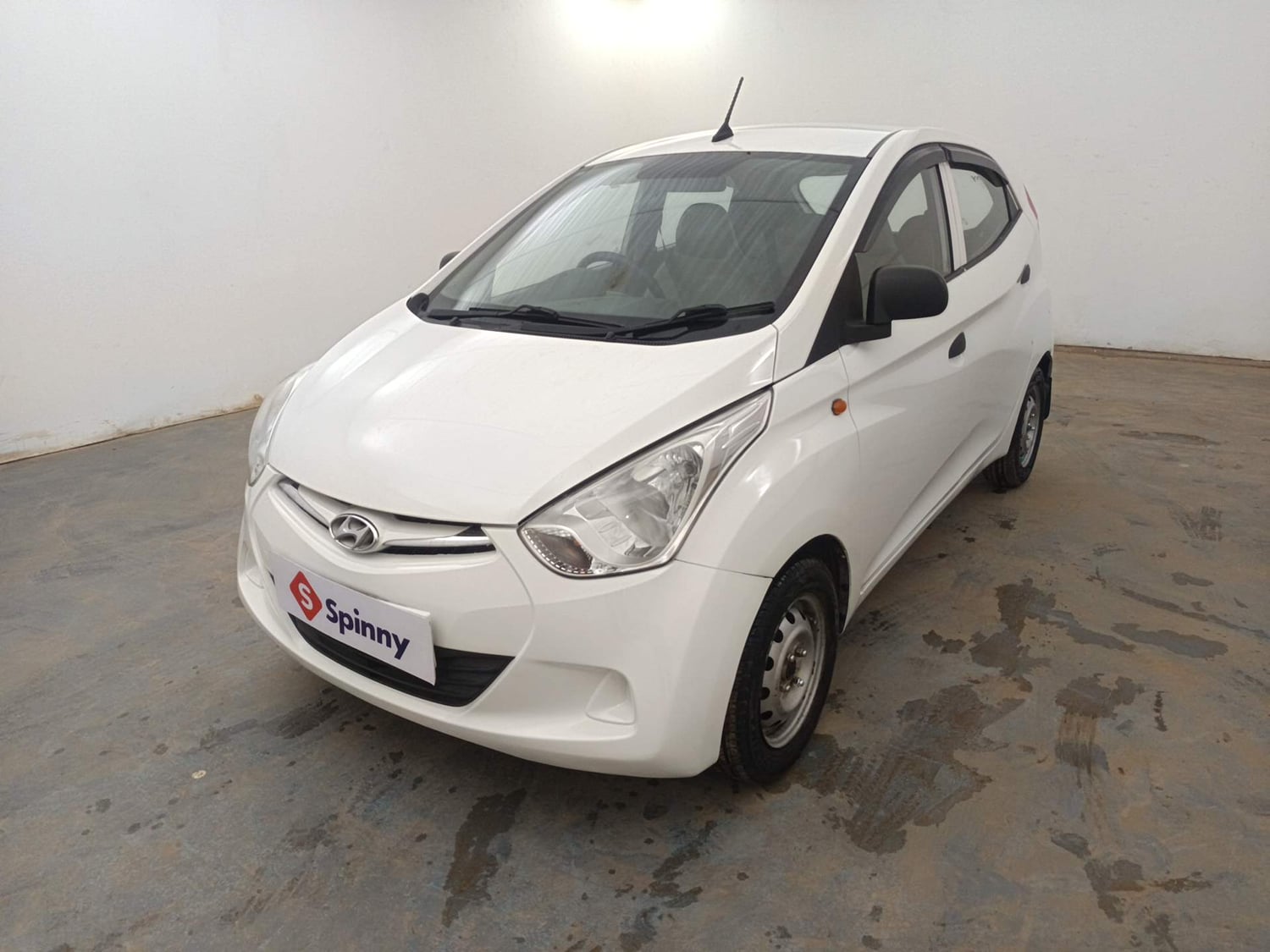 Used 2017 Hyundai Eon Era Petrol Manual exterior LEFT FRONT CORNER VIEW