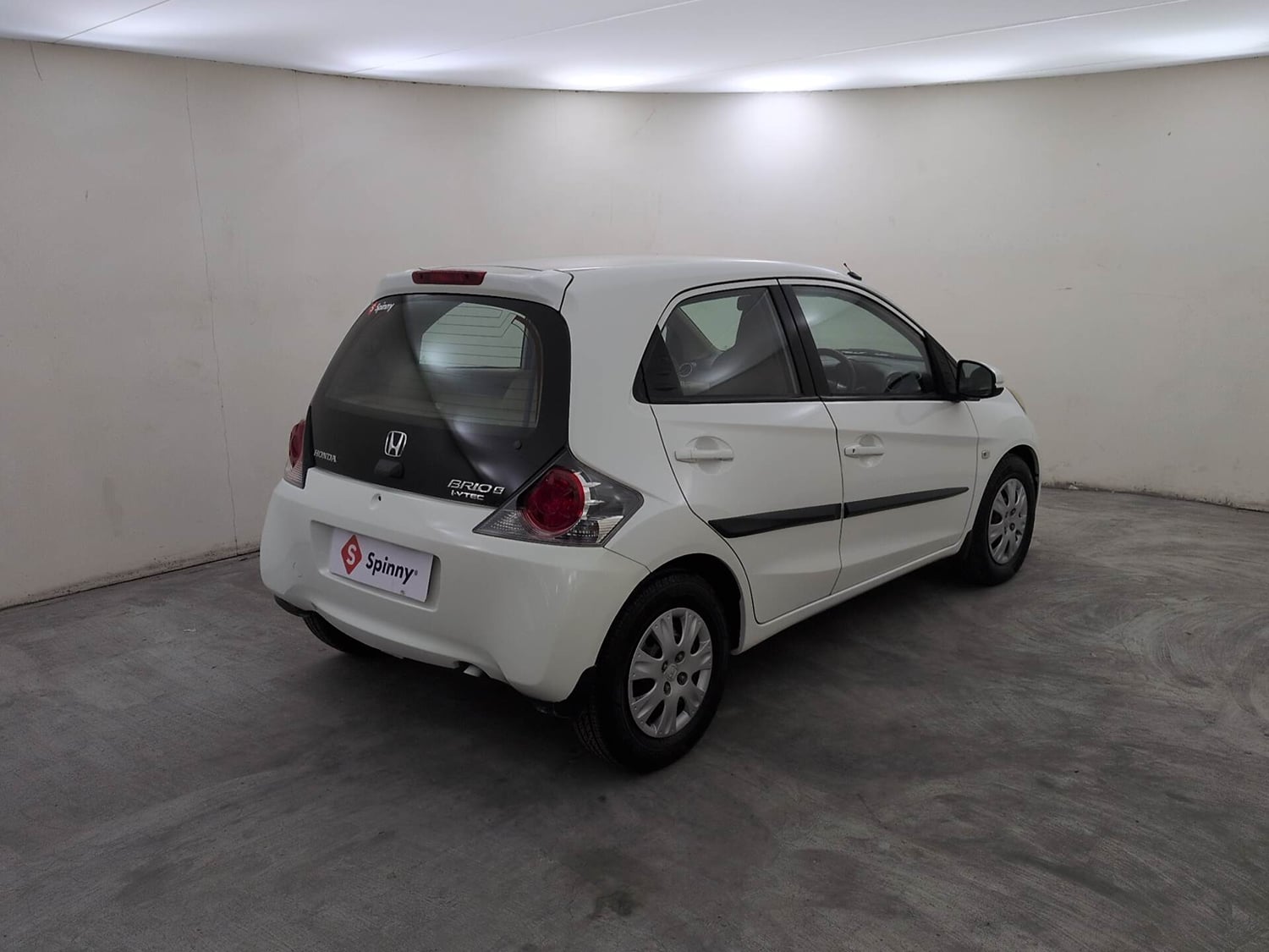 Used 2016 Honda Brio S MT Petrol Manual exterior RIGHT REAR CORNER VIEW