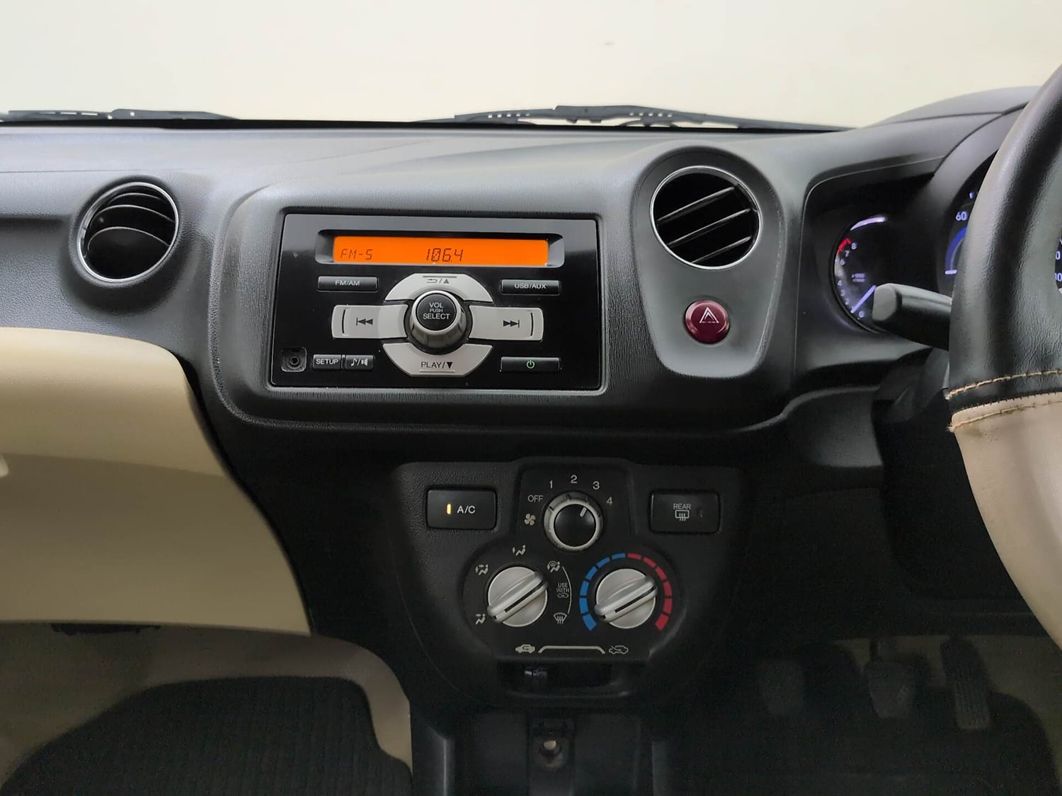 Used 2016 Honda Brio S MT Petrol Manual interior MUSIC SYSTEM & AC CONTROL VIEW
