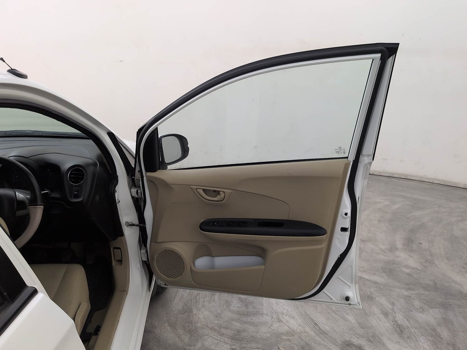 Used 2016 Honda Brio S MT Petrol Manual interior RIGHT FRONT DOOR OPEN VIEW