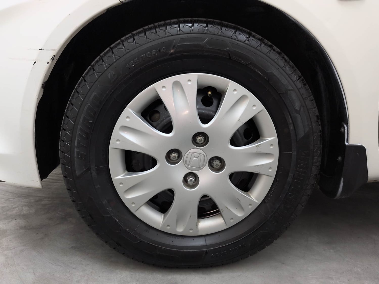 Used 2016 Honda Brio S MT Petrol Manual tyres LEFT FRONT TYRE RIM VIEW