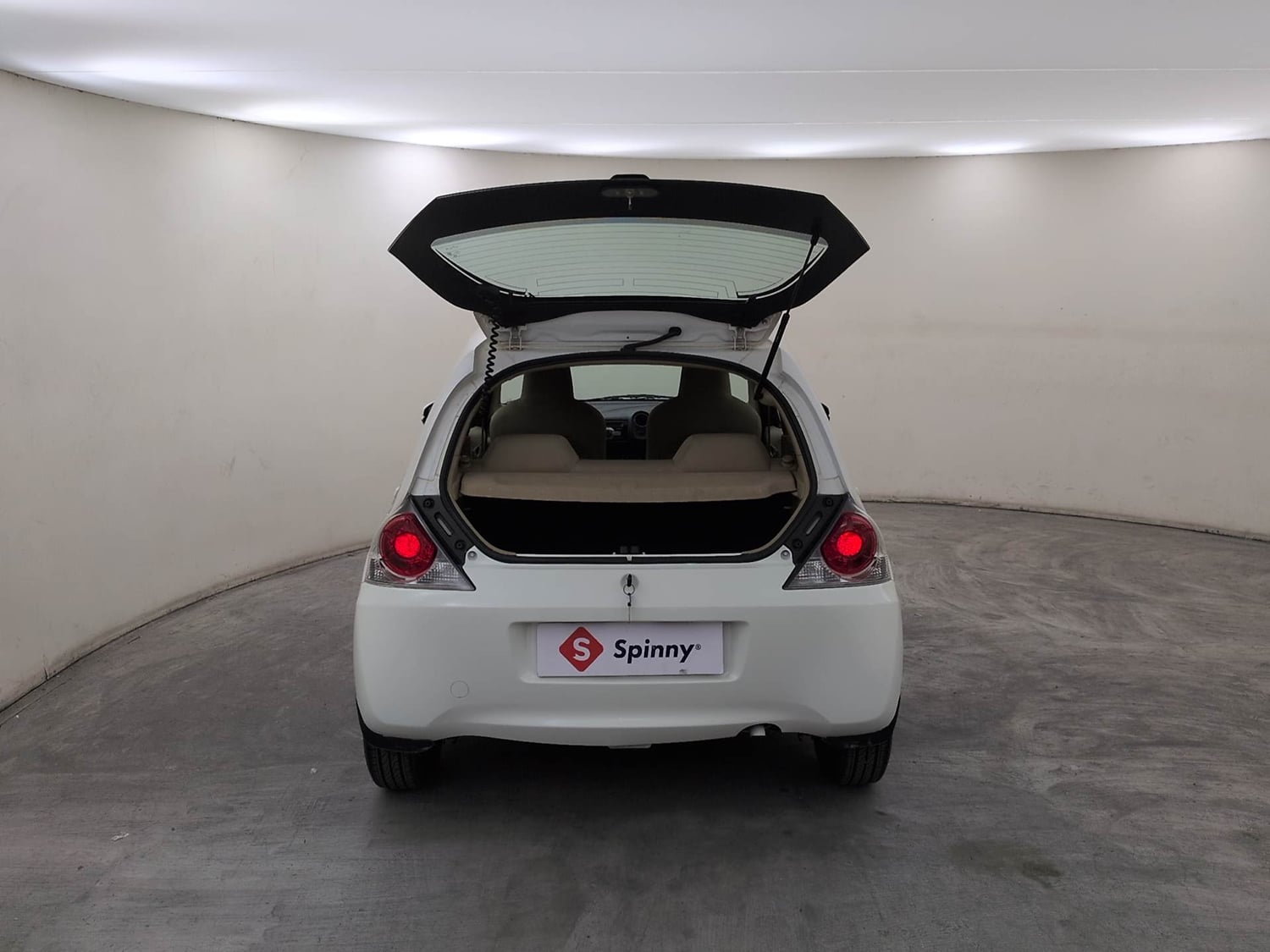 Used 2016 Honda Brio S MT Petrol Manual interior DICKY DOOR OPEN VIEW