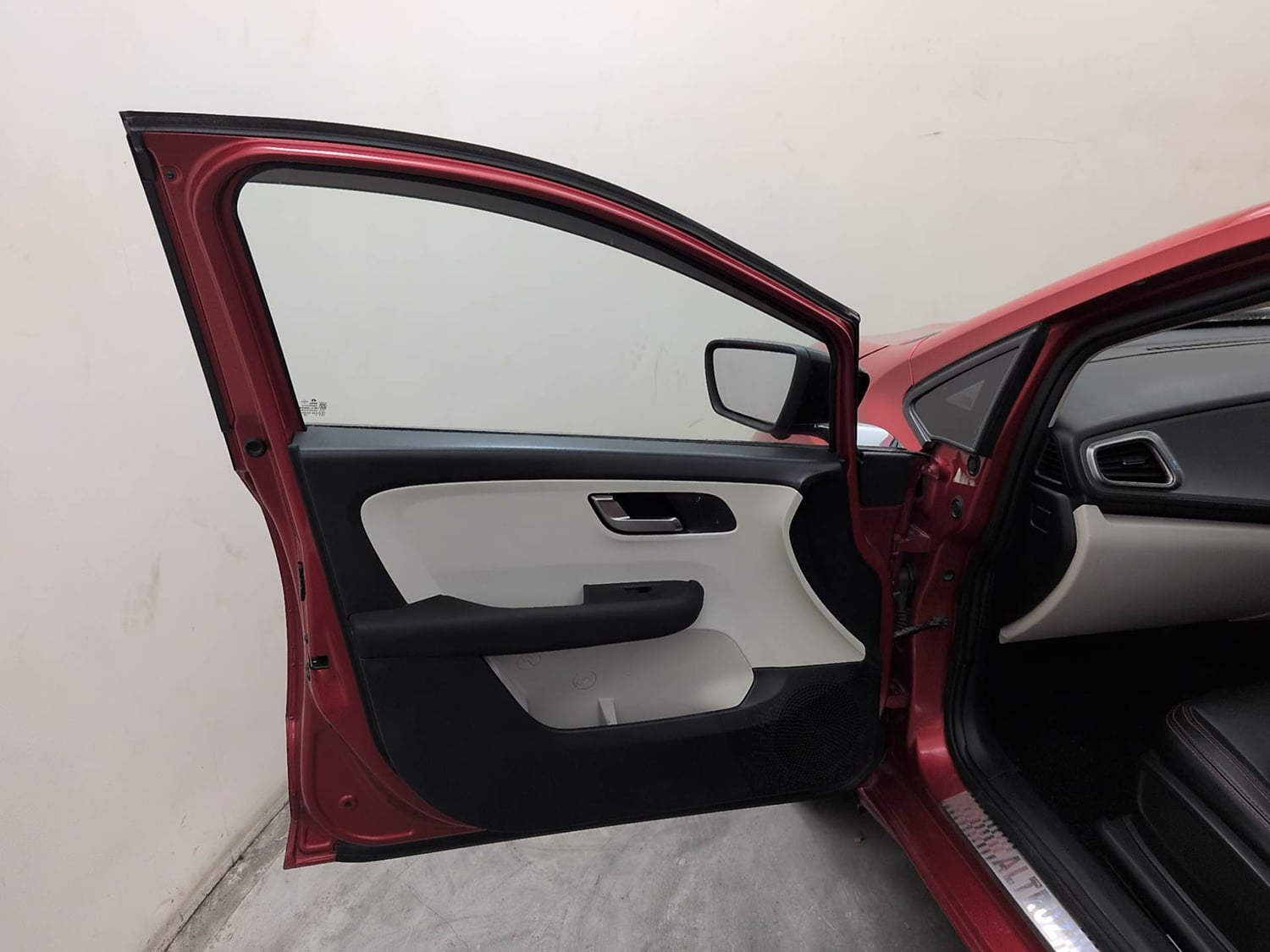 Used 2022 Tata Altroz XZ Diesel Diesel Manual interior LEFT FRONT DOOR OPEN VIEW