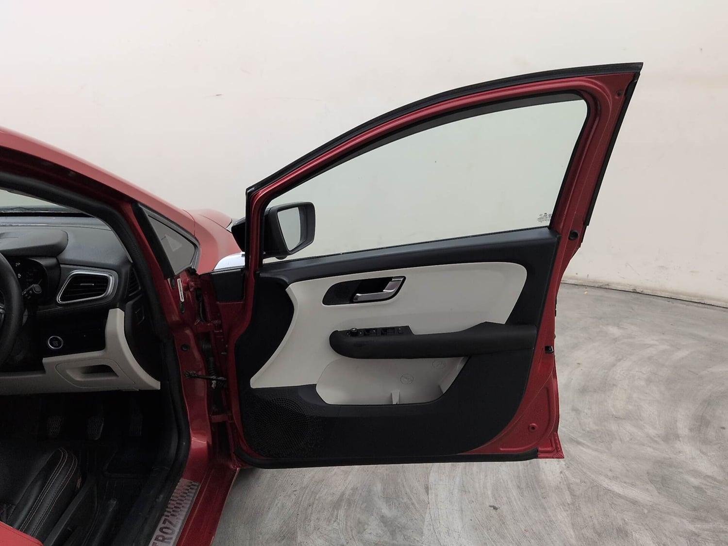 Used 2022 Tata Altroz XZ Diesel Diesel Manual interior RIGHT FRONT DOOR OPEN VIEW