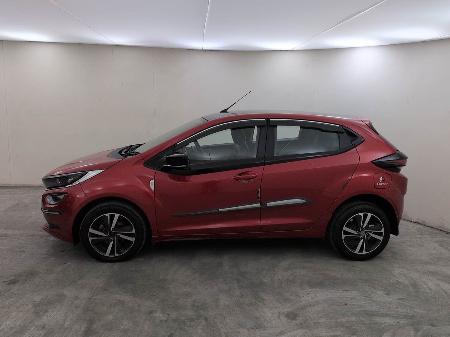 Used 2022 Tata Altroz XZ Diesel Diesel Manual exterior LEFT SIDE VIEW