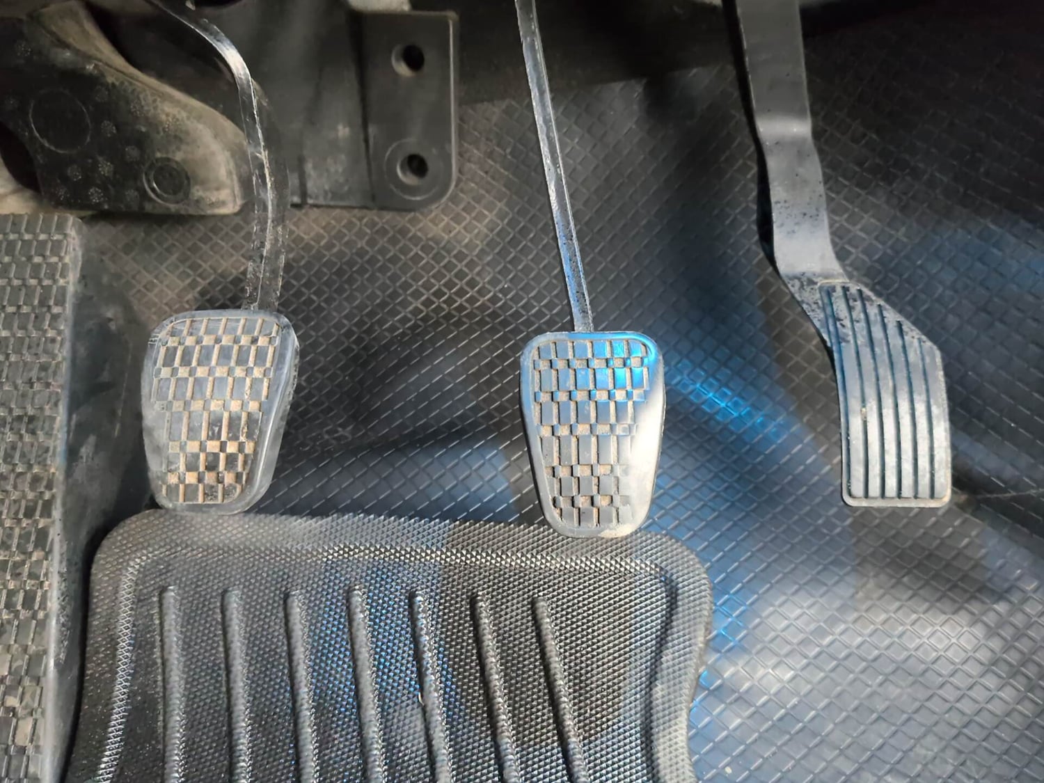 Used 2022 Tata Altroz XZ Diesel Diesel Manual interior PEDALS VIEW