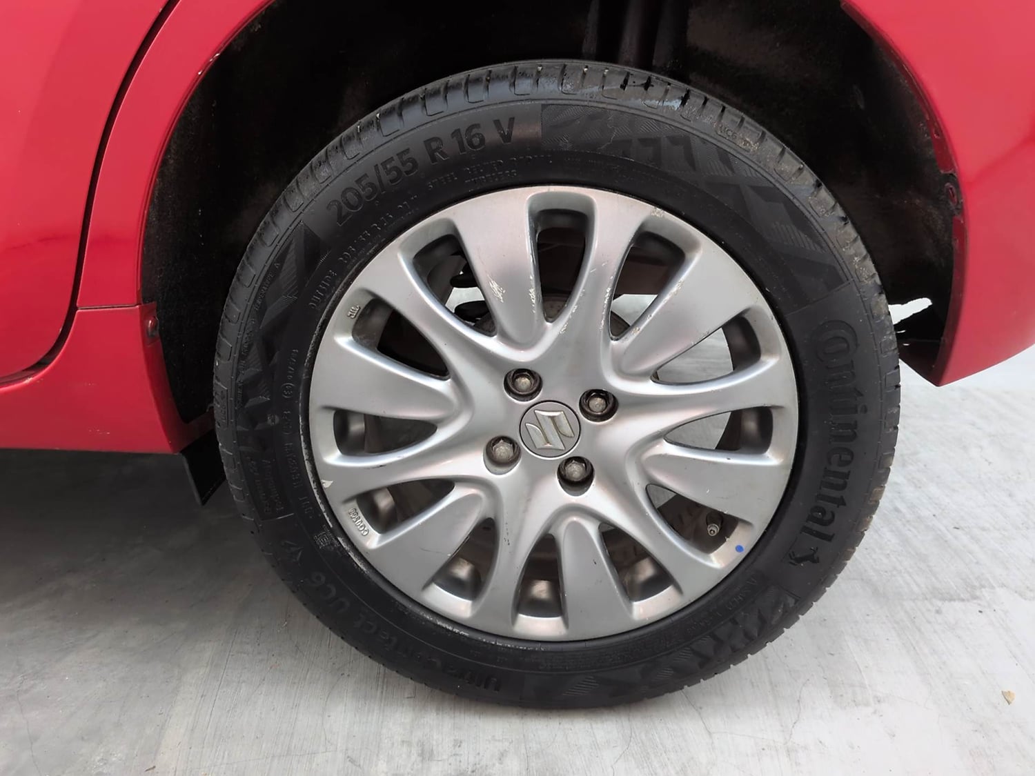 Used 2017 Maruti Suzuki Baleno Zeta 1.2 Petrol Manual tyres LEFT REAR TYRE RIM VIEW