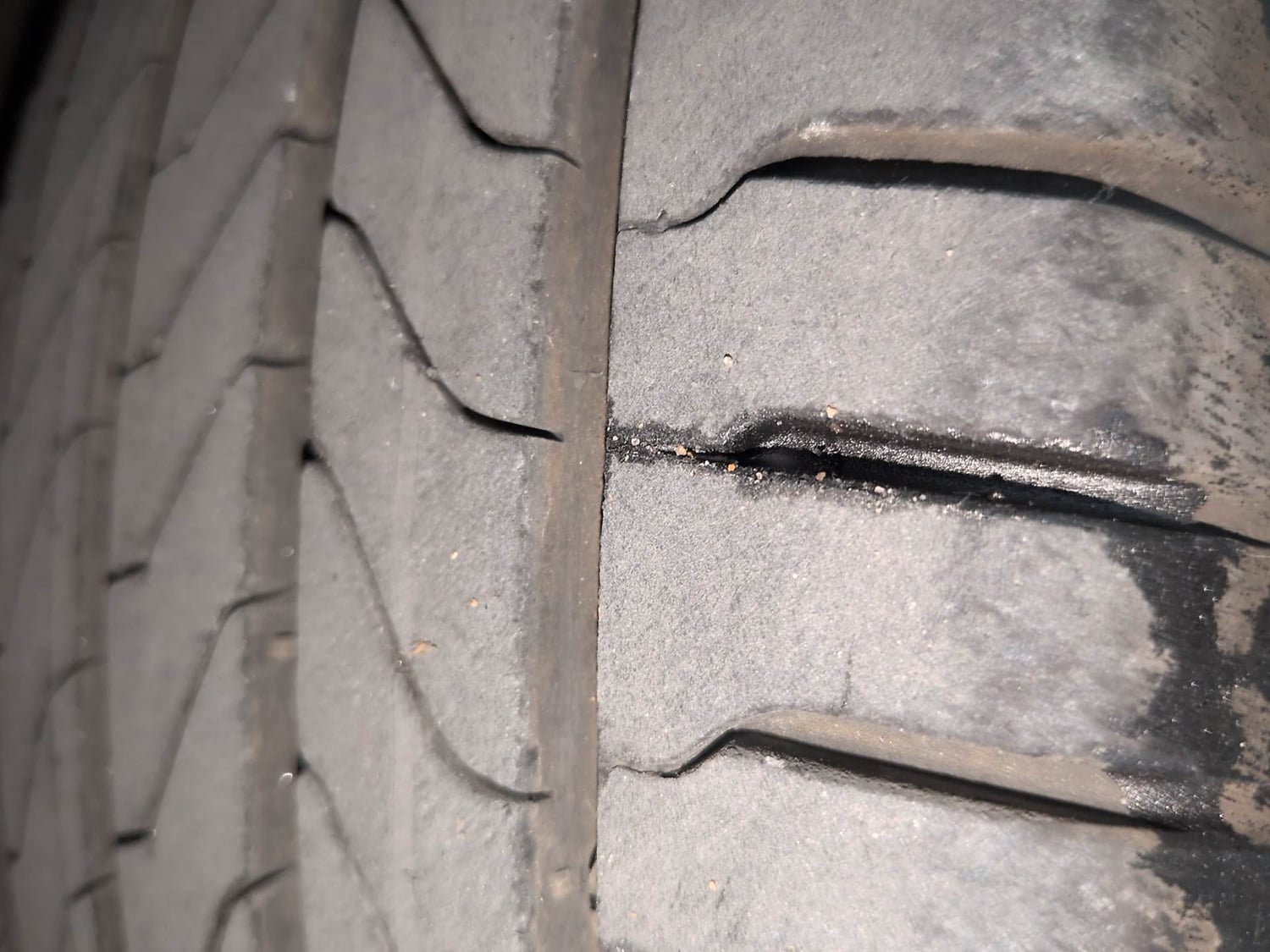 Used 2017 Maruti Suzuki Baleno Zeta 1.2 Petrol Manual tyres RIGHT FRONT TYRE TREAD VIEW