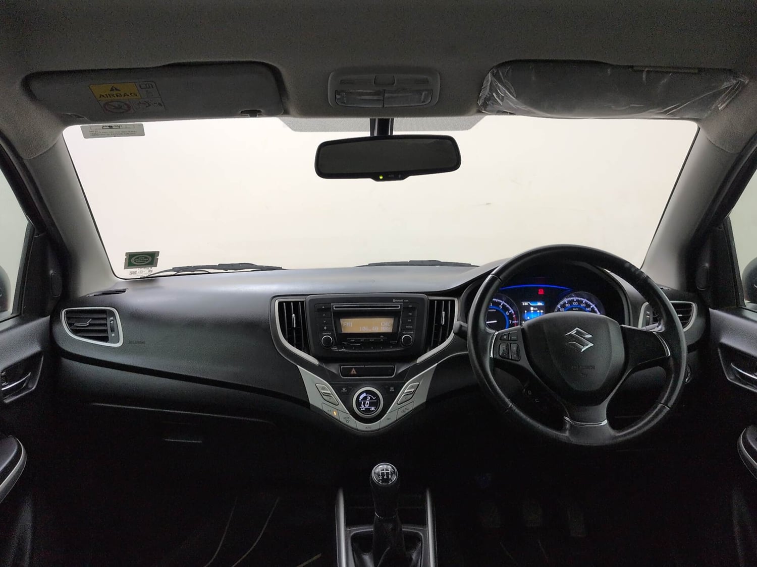 Used 2017 Maruti Suzuki Baleno Zeta 1.2 Petrol Manual interior DASHBOARD VIEW