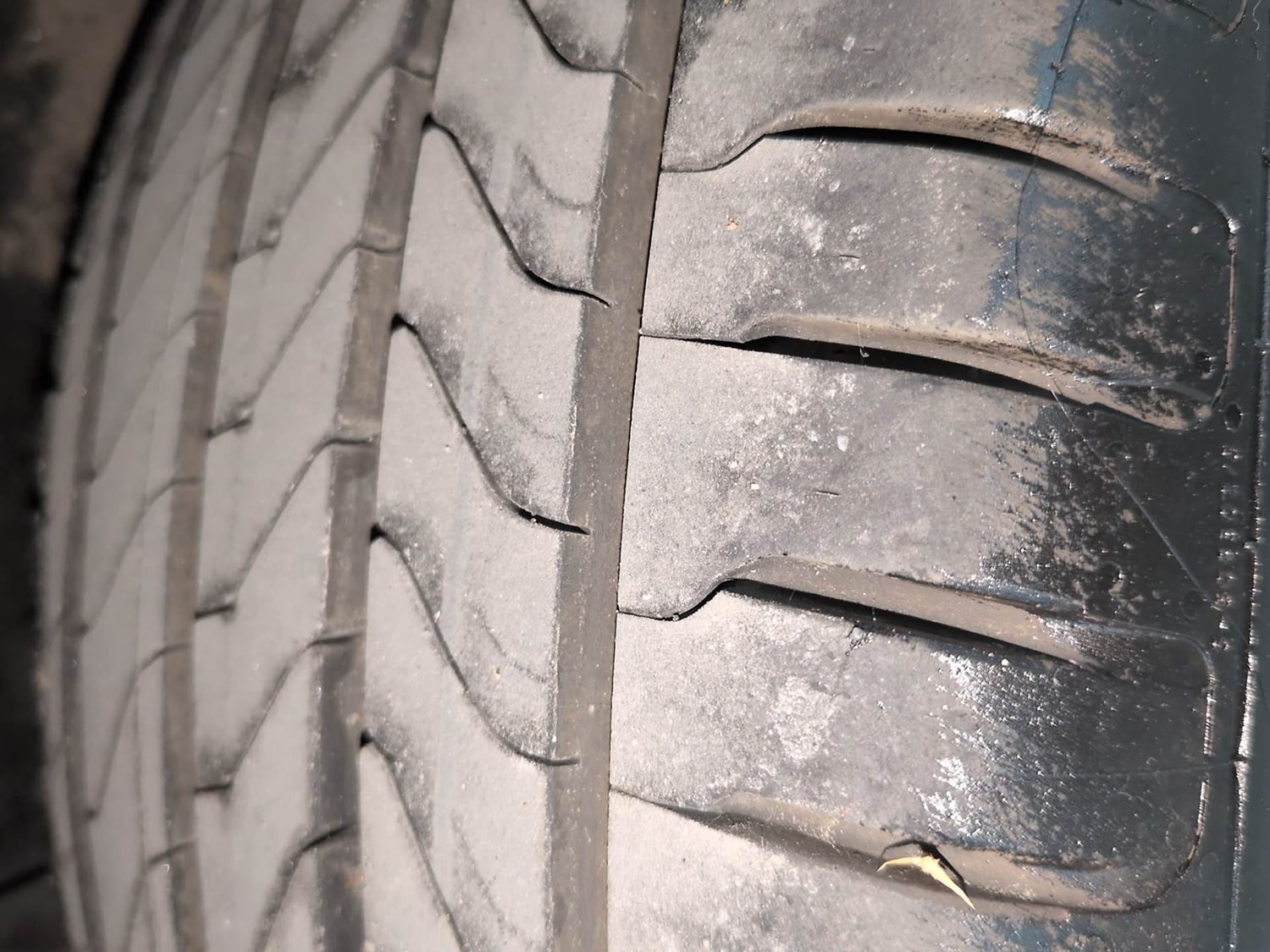 Used 2017 Maruti Suzuki Baleno Zeta 1.2 Petrol Manual tyres RIGHT REAR TYRE TREAD VIEW