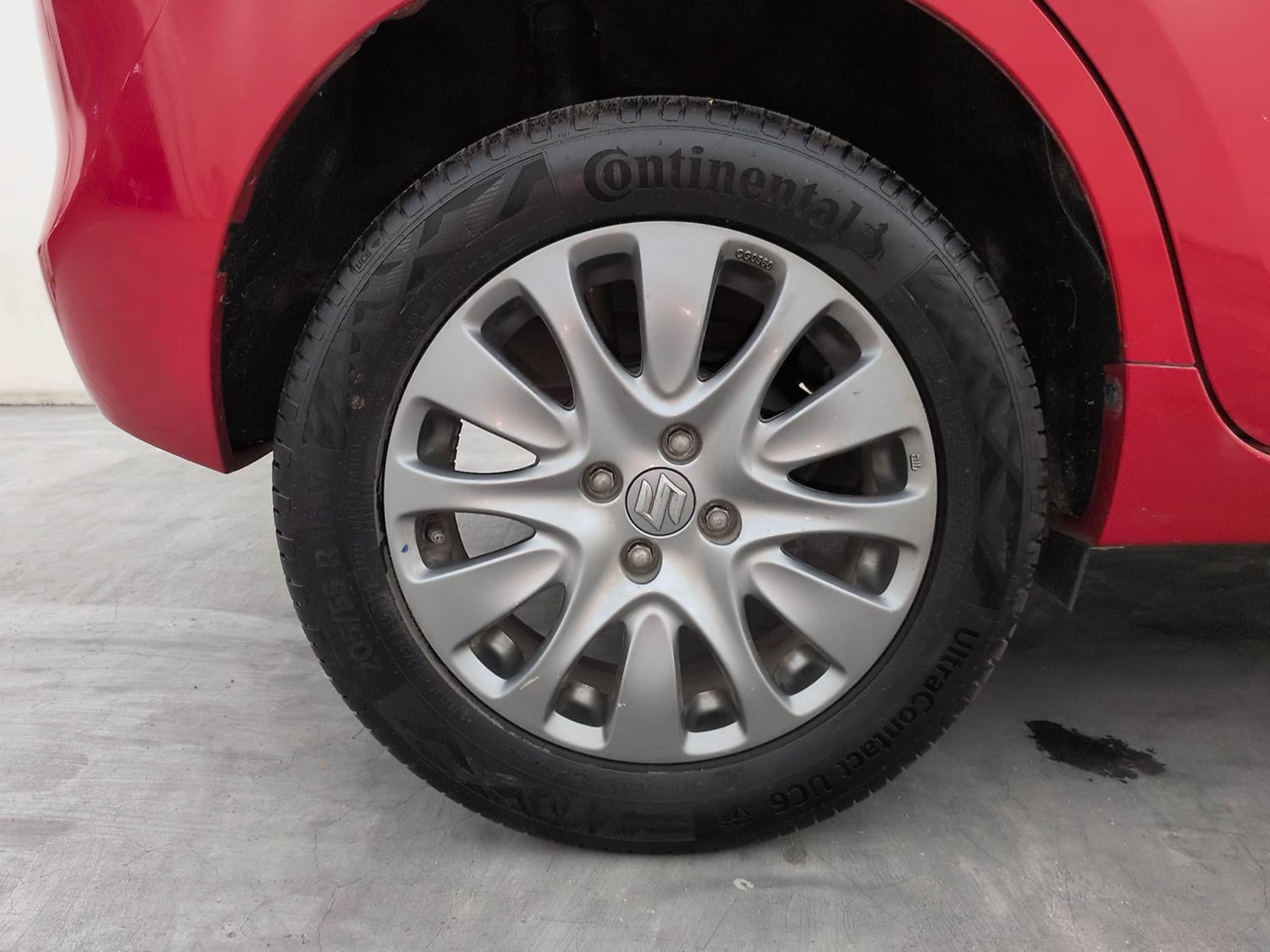 Used 2017 Maruti Suzuki Baleno Zeta 1.2 Petrol Manual tyres RIGHT REAR TYRE RIM VIEW