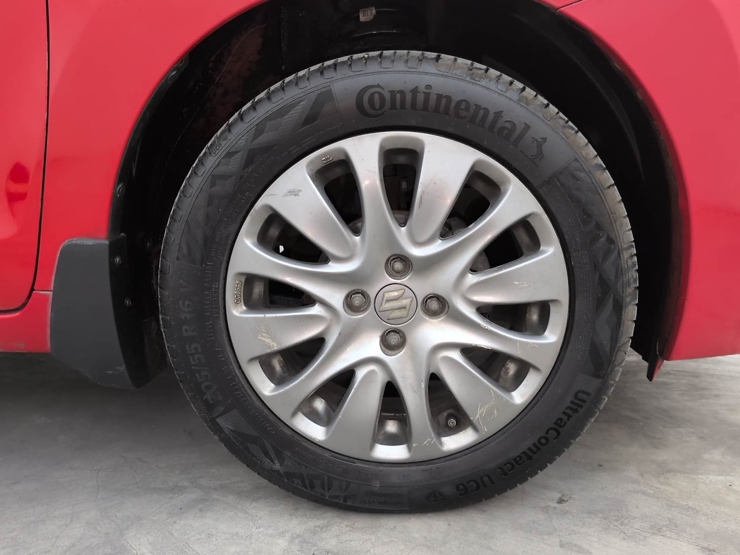 Used 2017 Maruti Suzuki Baleno Zeta 1.2 Petrol Manual tyres RIGHT FRONT TYRE RIM VIEW