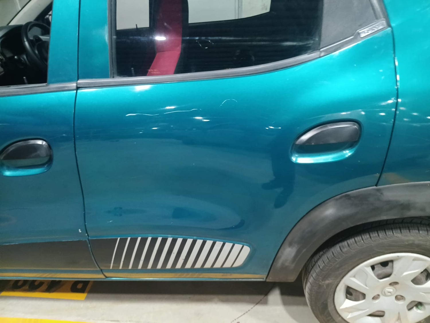 Used 2020 Renault Kwid RXT Petrol Manual dents MINOR SCRATCH