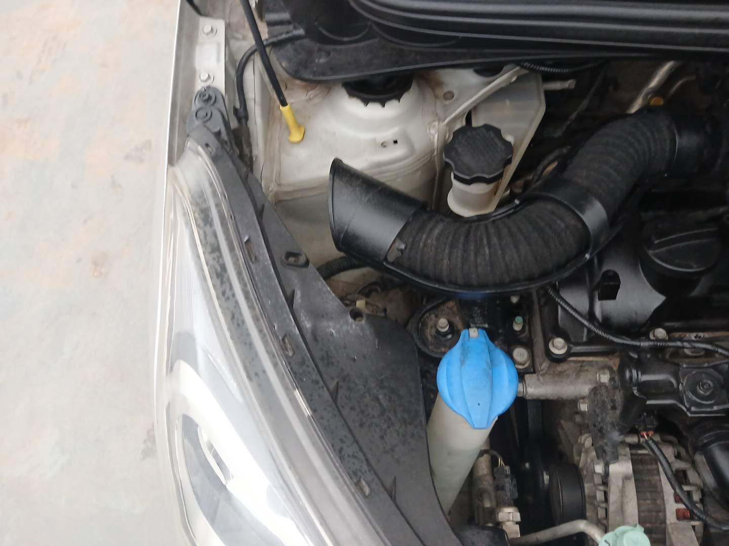Used 2017 Hyundai Xcent S 1.2 Petrol Manual engine ENGINE RIGHT SIDE VIEW