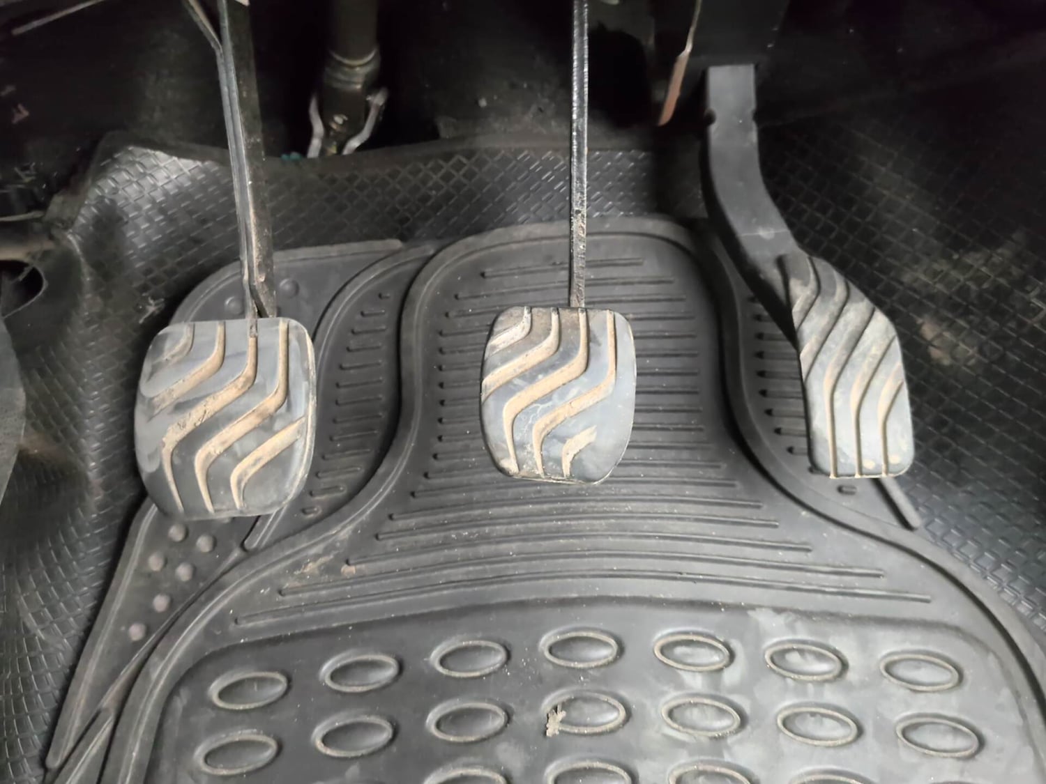 Used 2017 Renault Kwid RXT Petrol Manual interior PEDALS VIEW