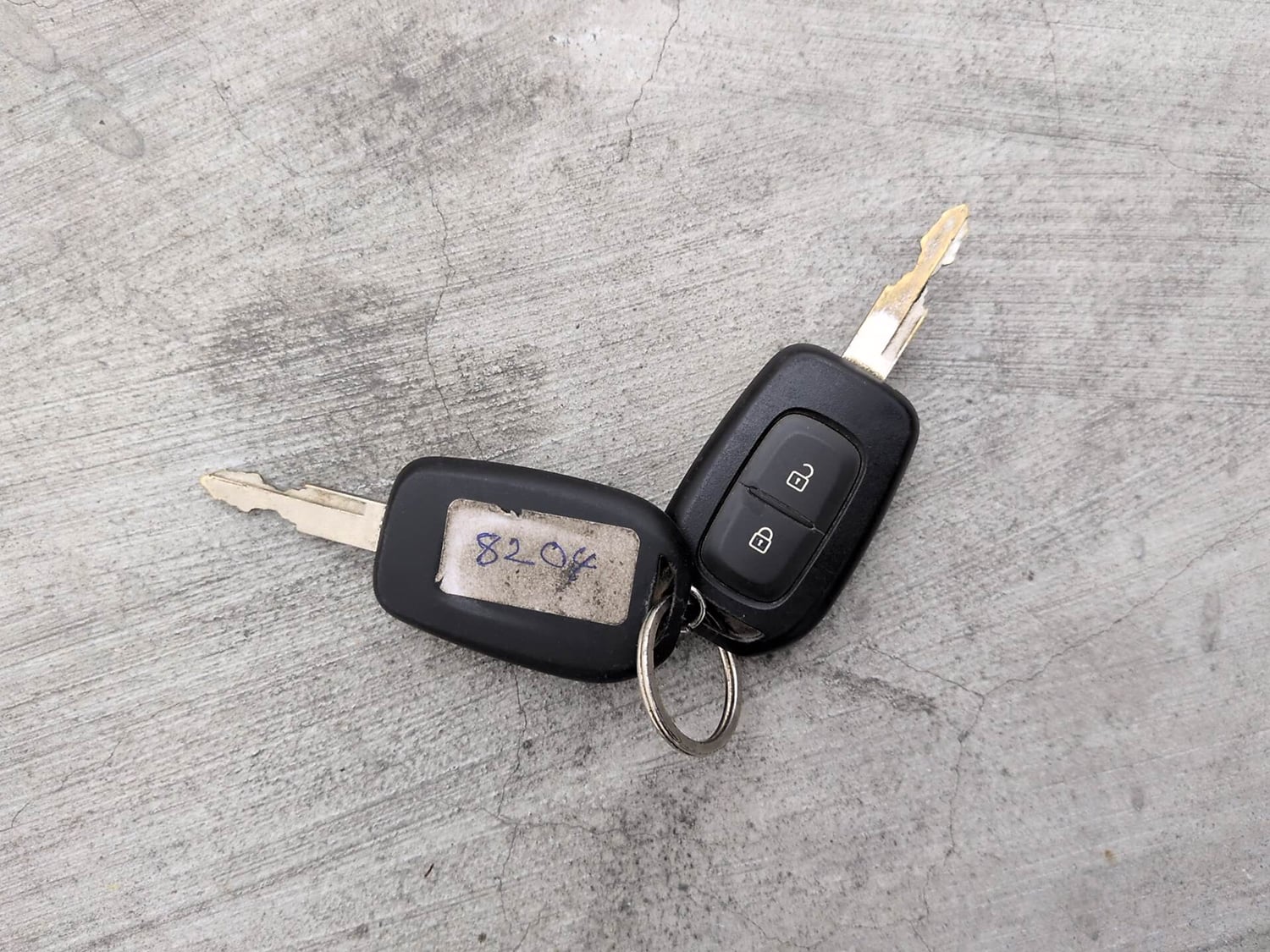 Used 2017 Renault Kwid RXT Petrol Manual extra CAR KEY VIEW
