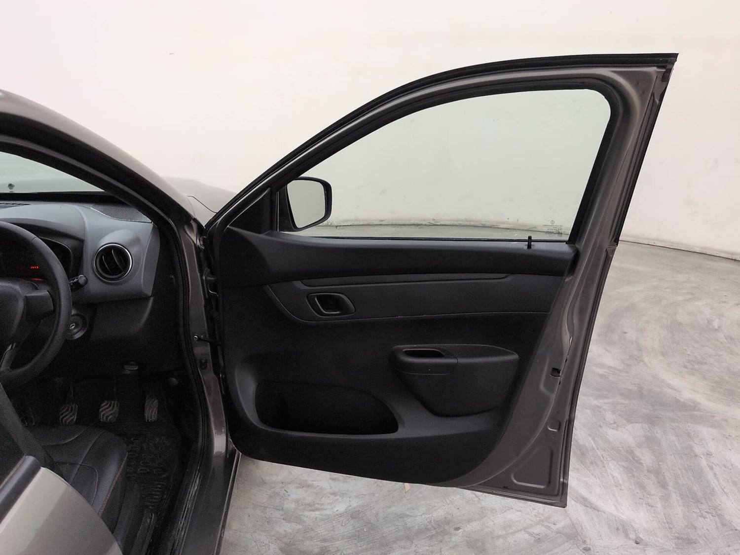 Used 2017 Renault Kwid RXT Petrol Manual interior RIGHT FRONT DOOR OPEN VIEW
