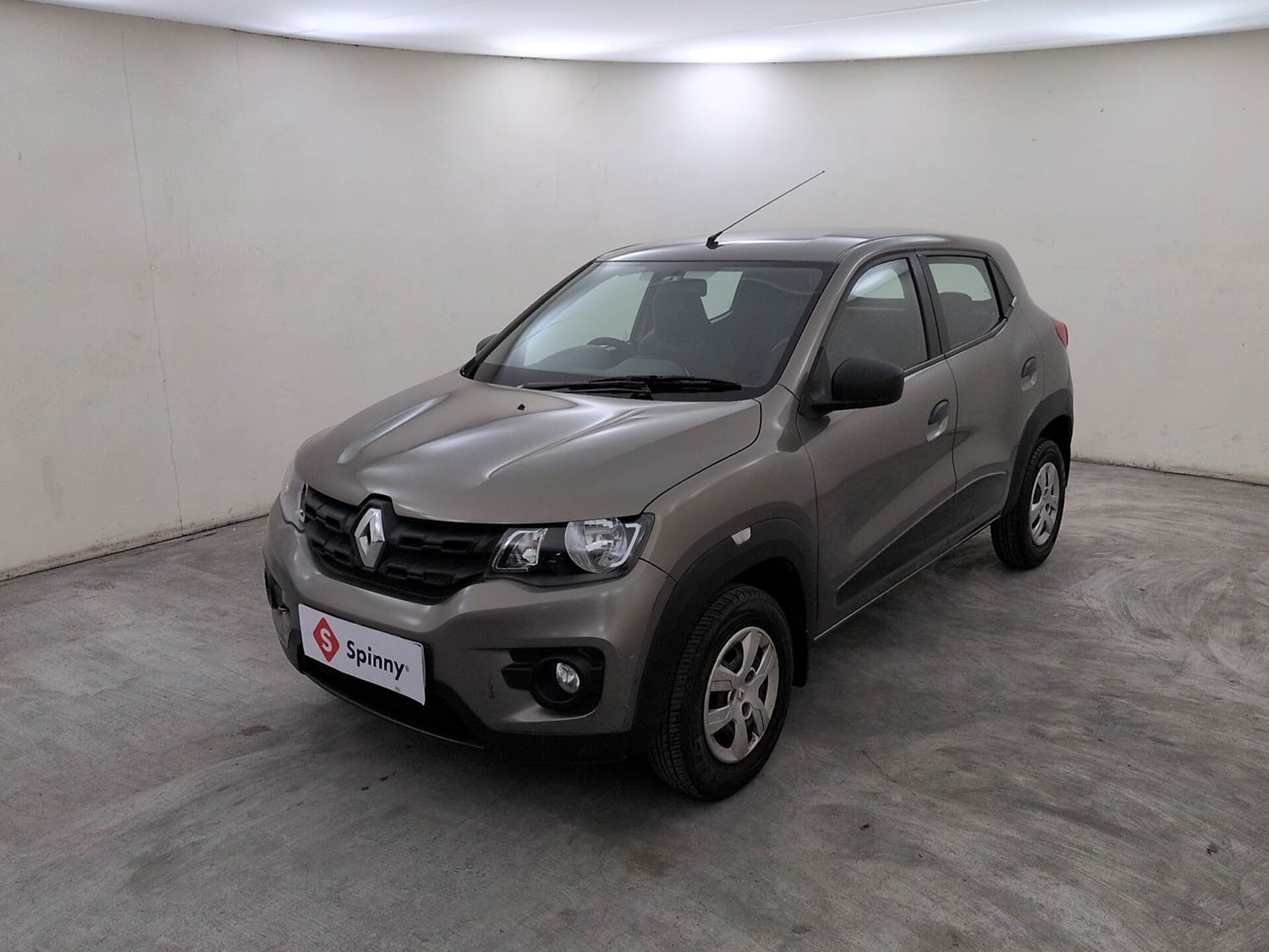 Used 2017 Renault Kwid RXT Petrol Manual exterior LEFT FRONT CORNER VIEW