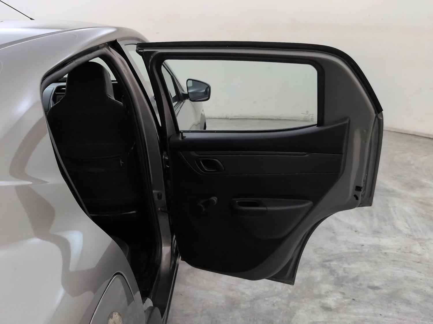 Used 2017 Renault Kwid RXT Petrol Manual interior RIGHT REAR DOOR OPEN VIEW